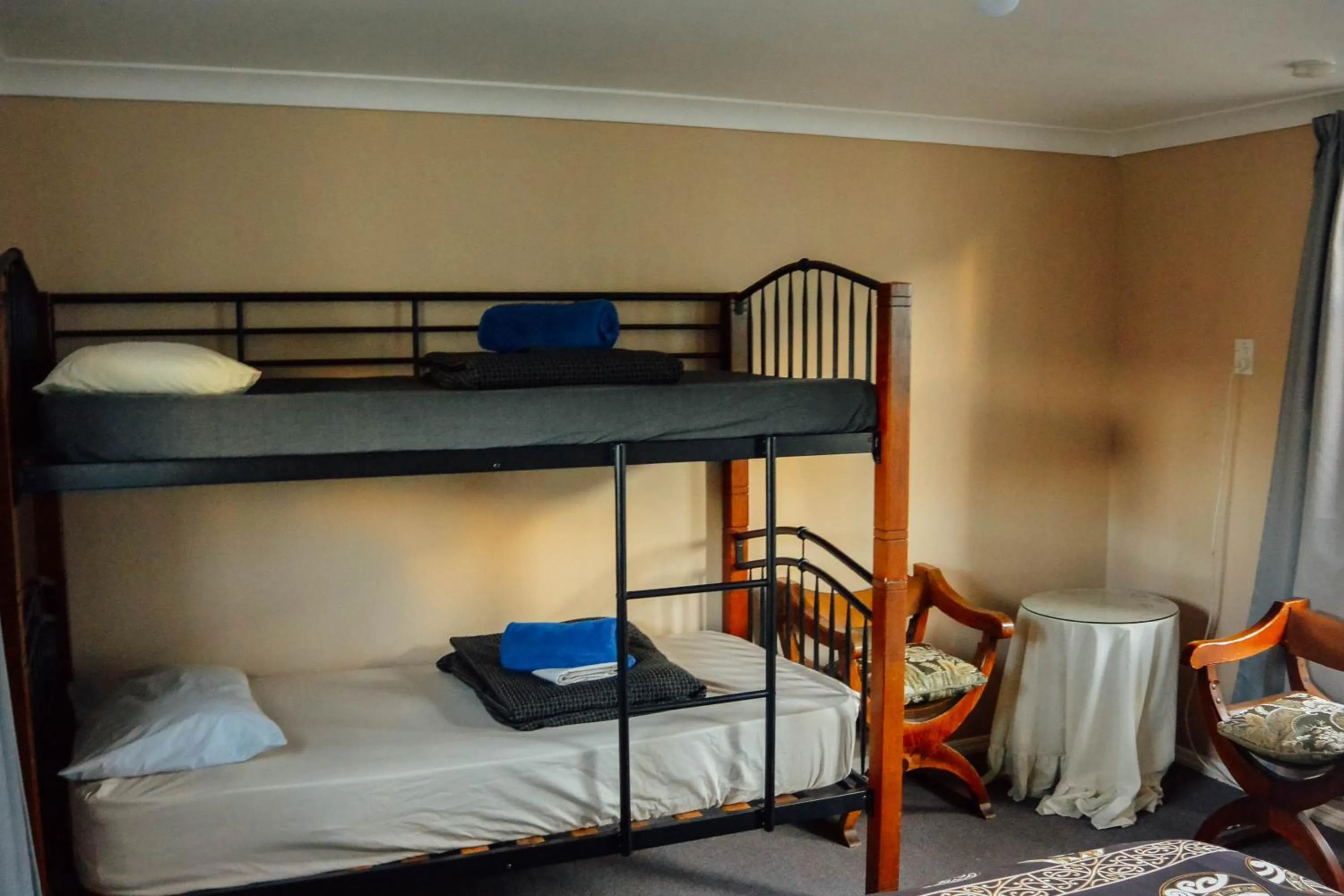 Bedroom, Bed in Blue Moon Lodge