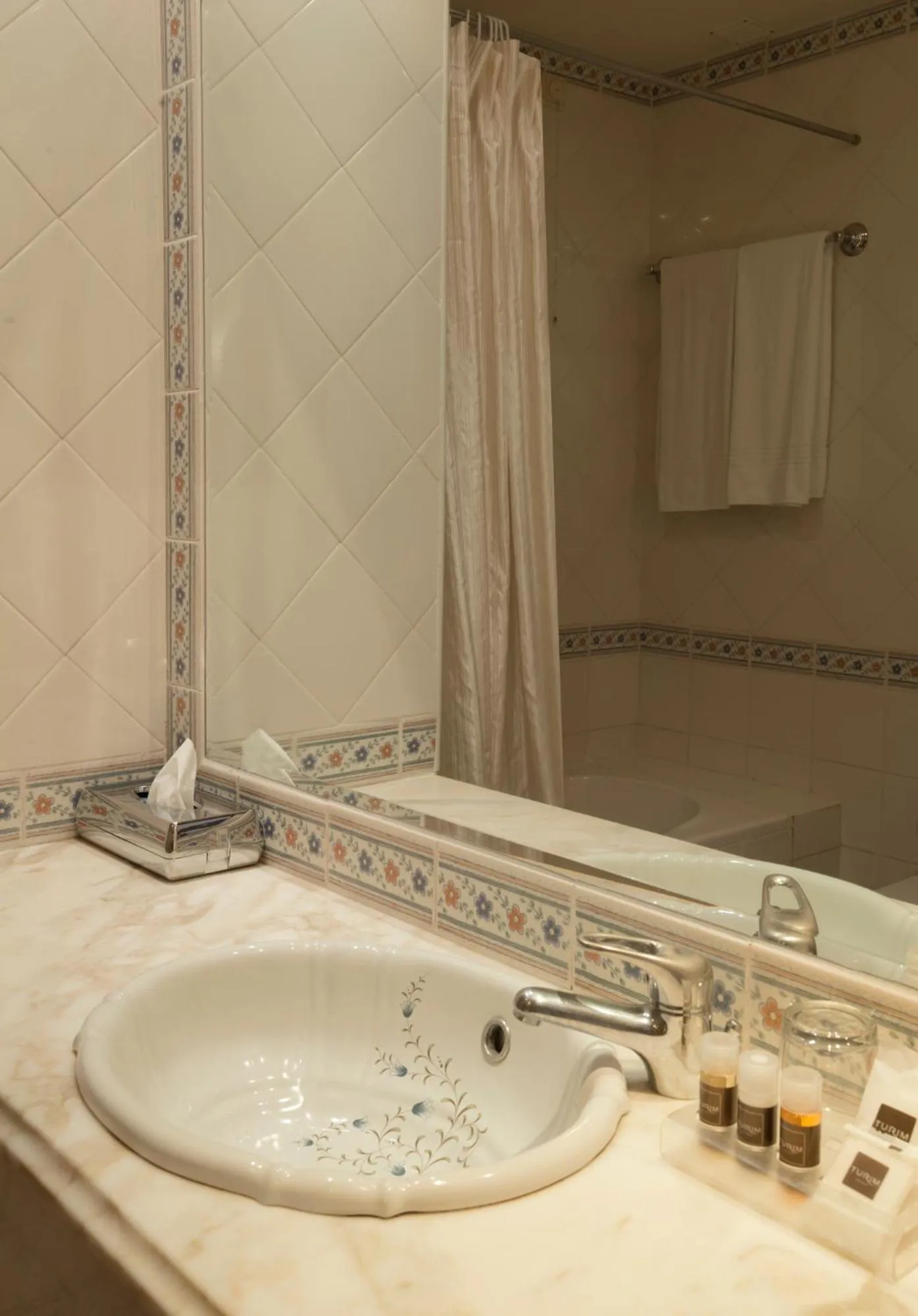 Bathroom in Turim Club Azeitao Hotel