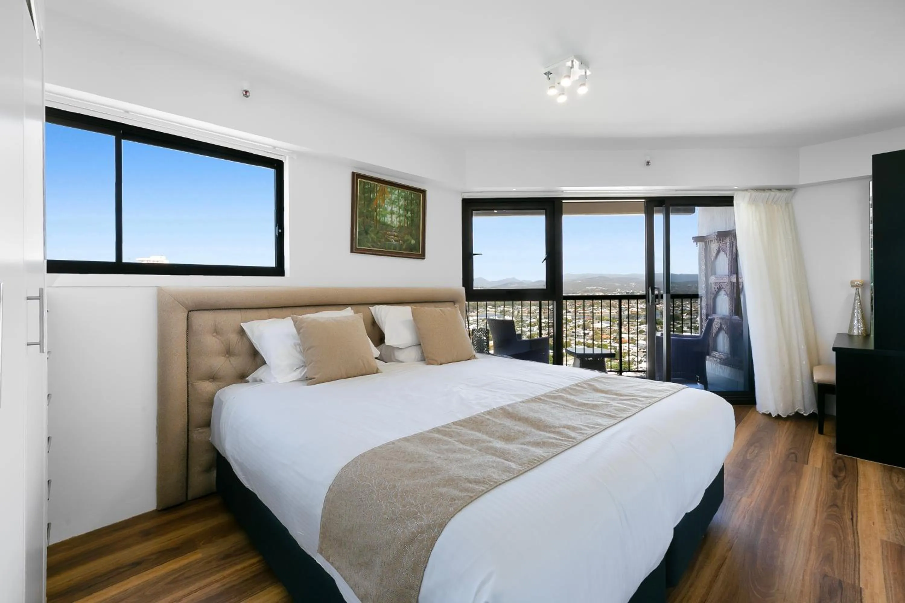 Bed in Burleigh Esplanade Apartments