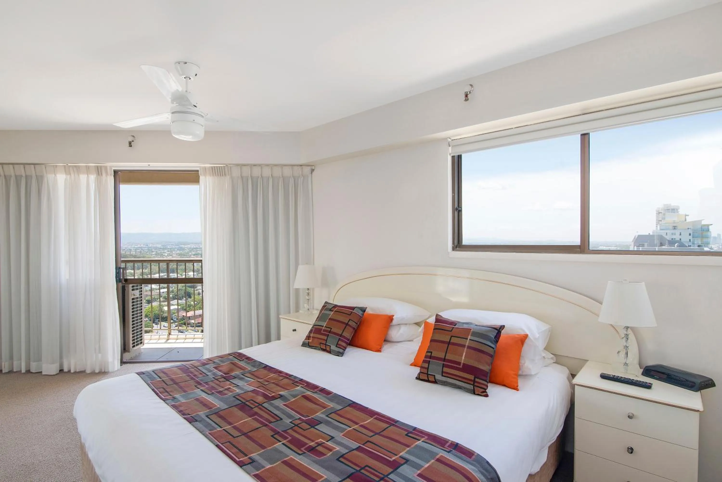 Balcony/Terrace, Bed in Burleigh Esplanade Apartments