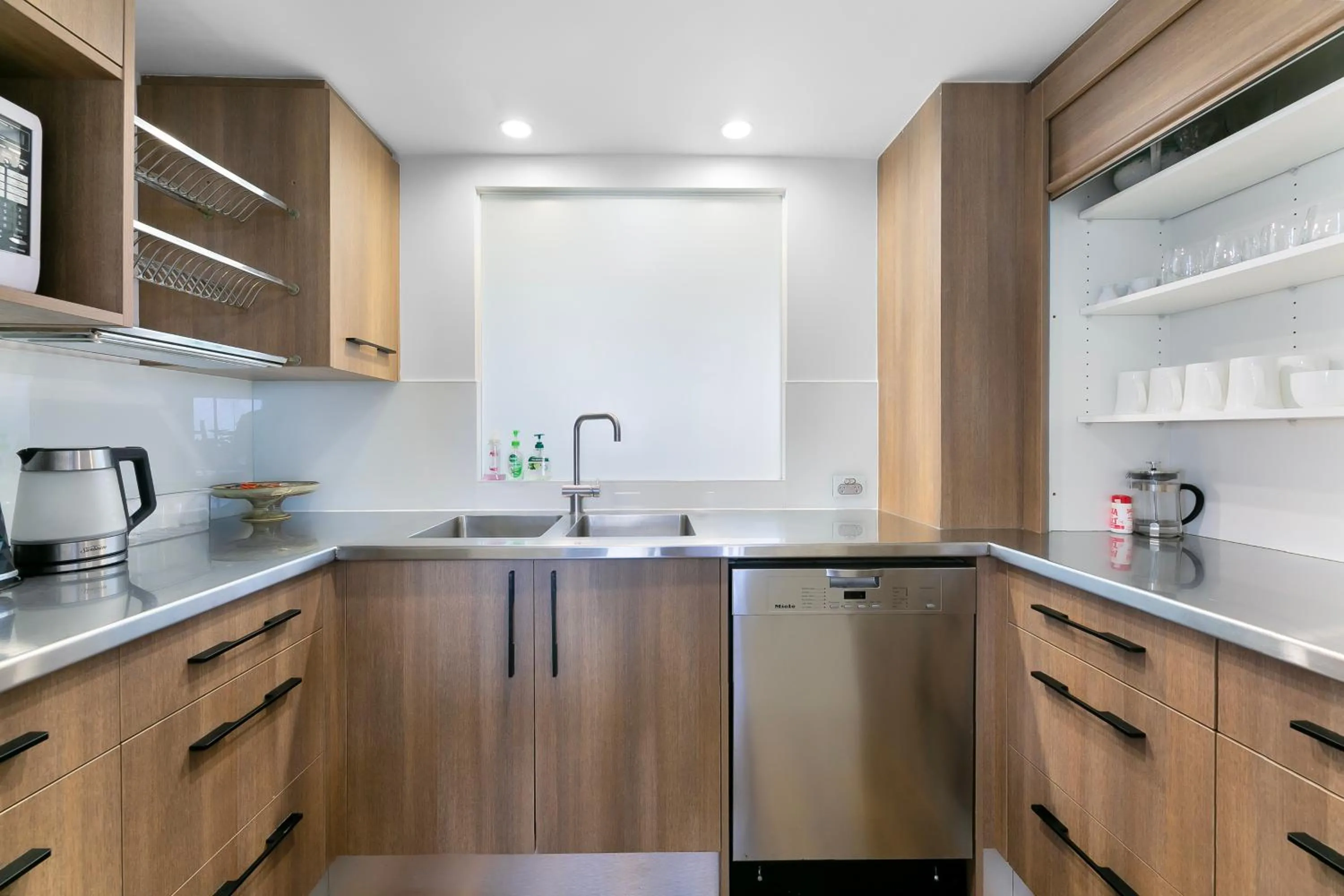 Breakfast in Burleigh Esplanade Apartments