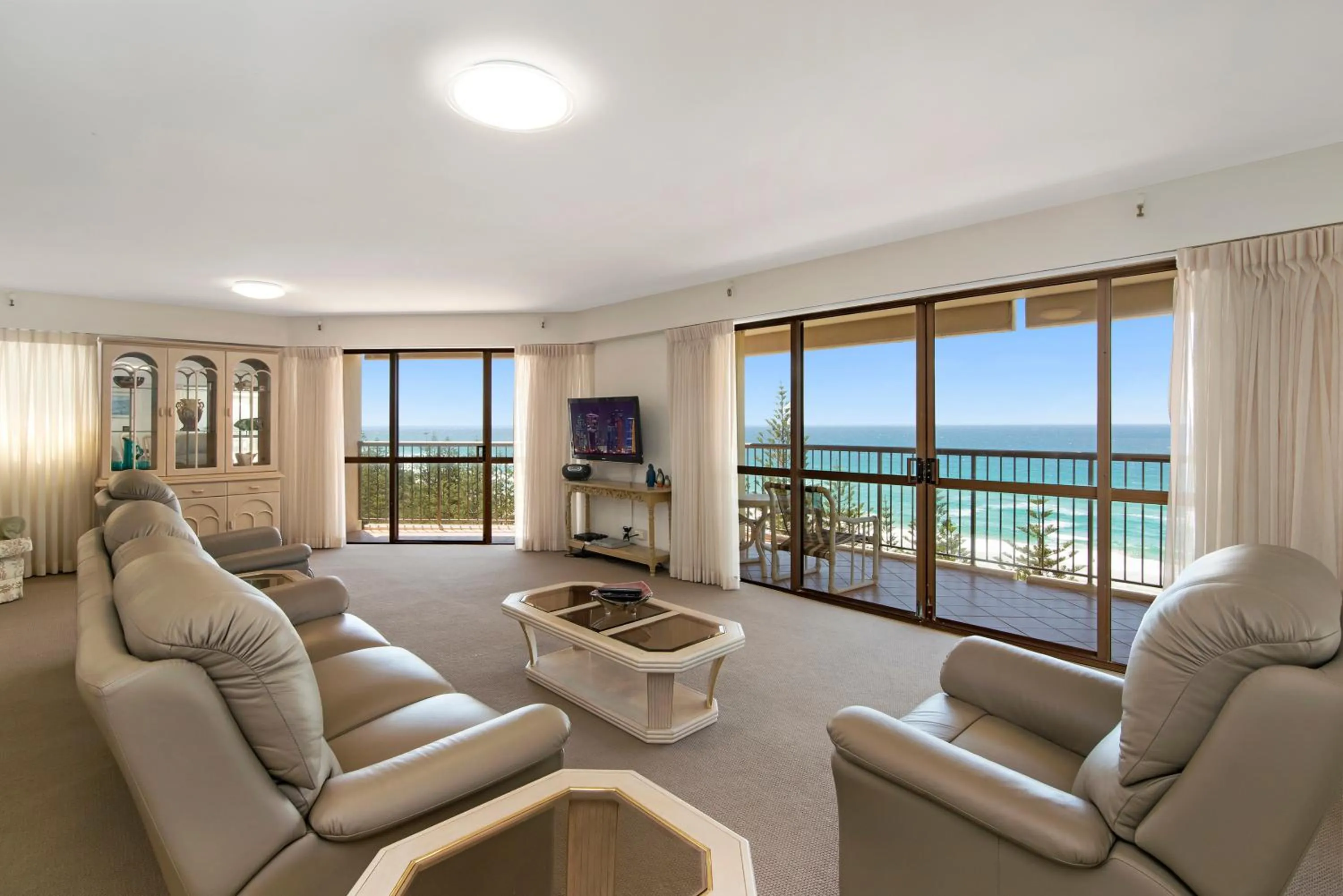 TV and multimedia in Burleigh Esplanade Apartments