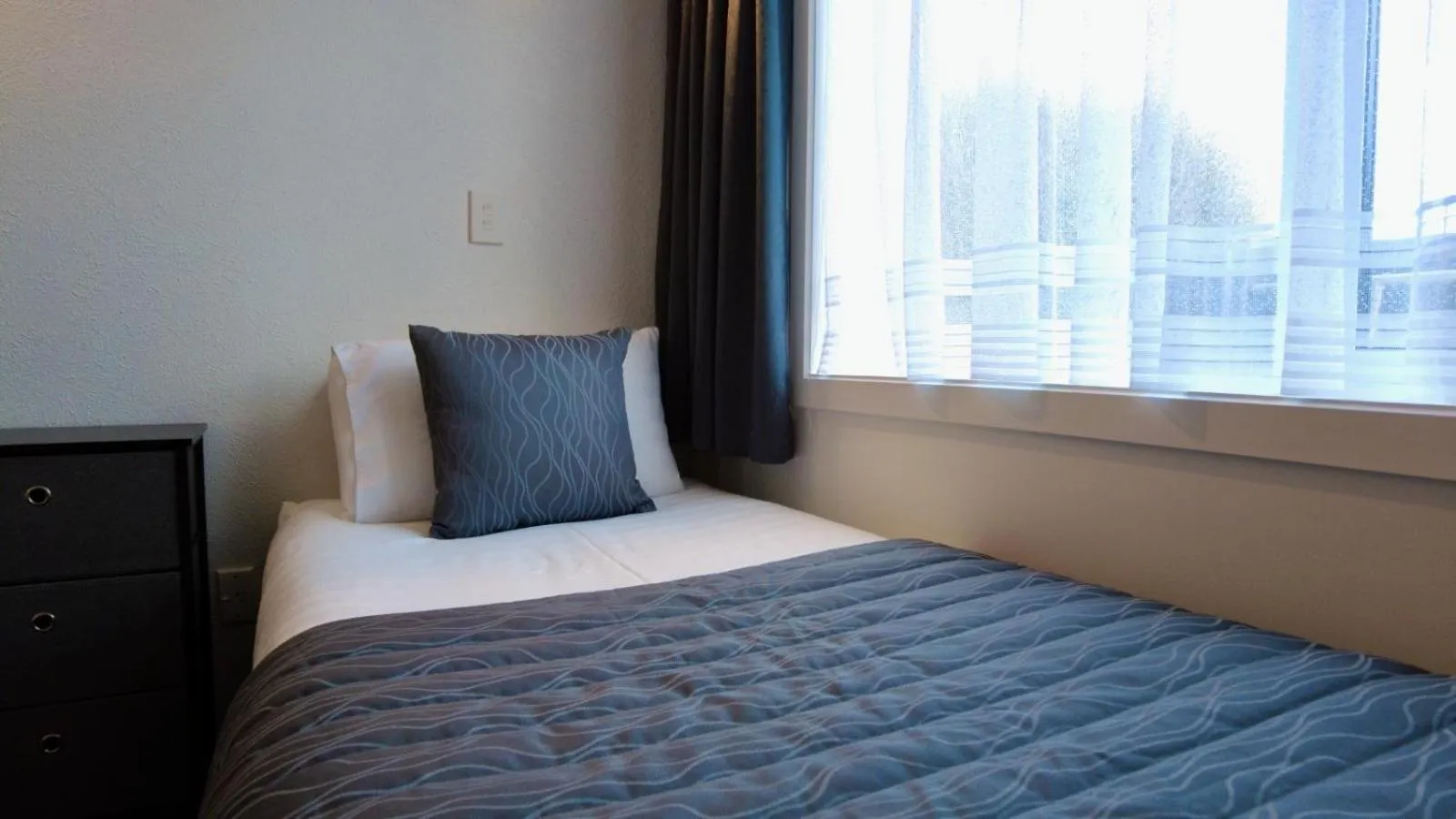 Bedroom, Bed in 554 Moana Court Motel