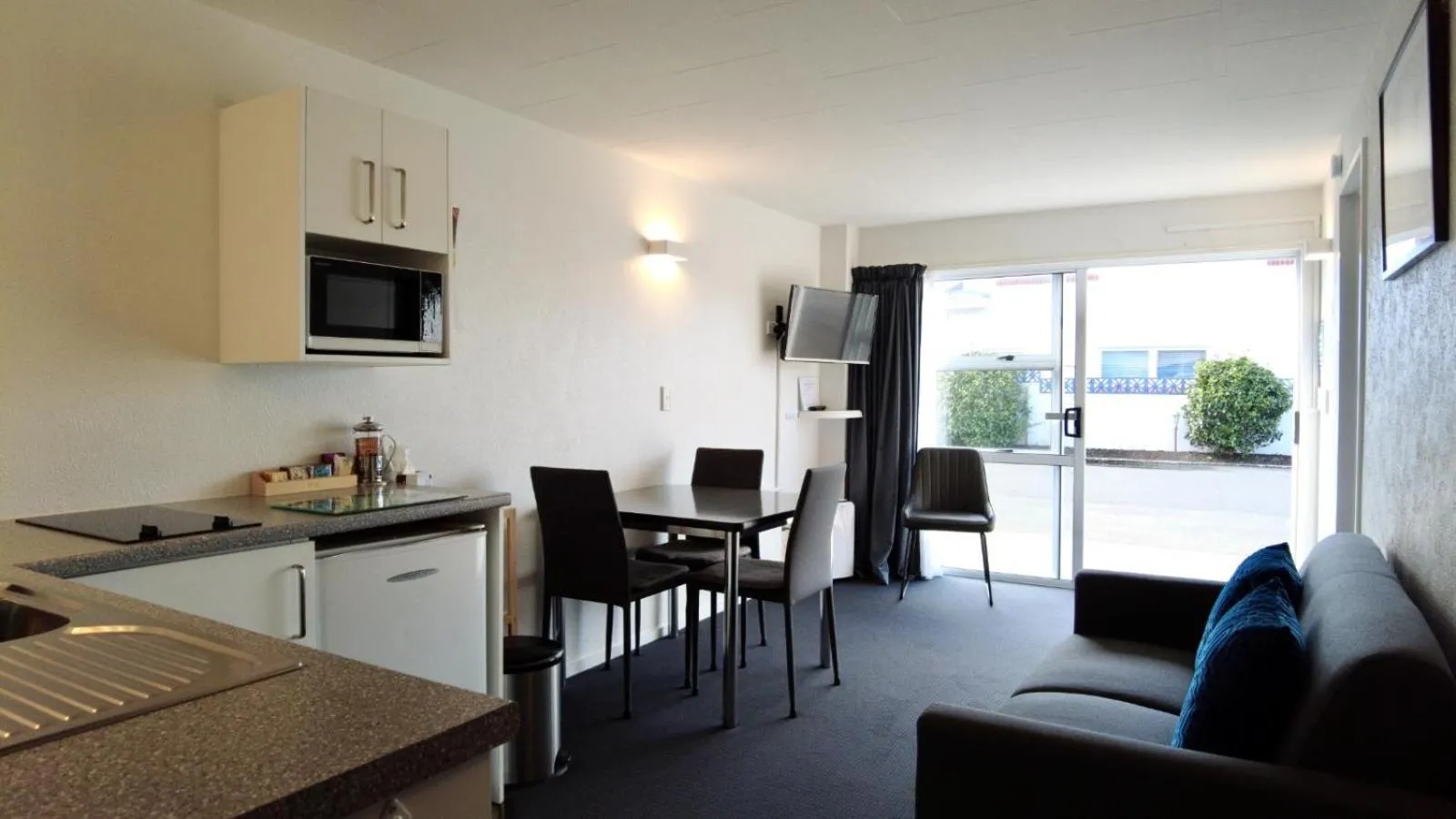 Living room in 554 Moana Court Motel