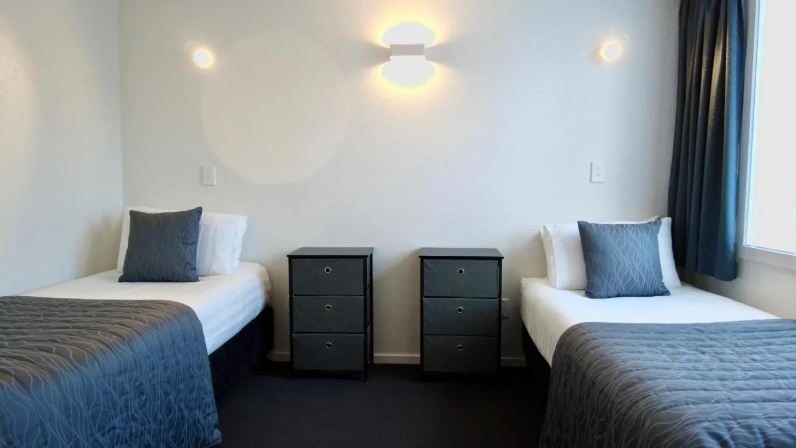 Bedroom, Bed in 554 Moana Court Motel