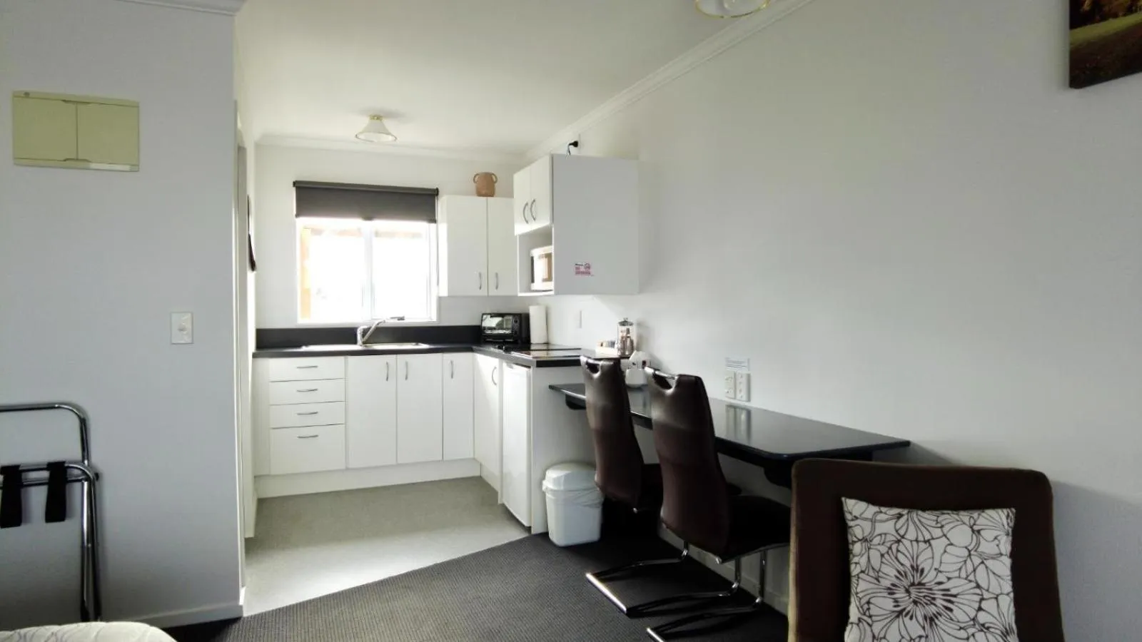 Kitchen or kitchenette in 554 Moana Court Motel