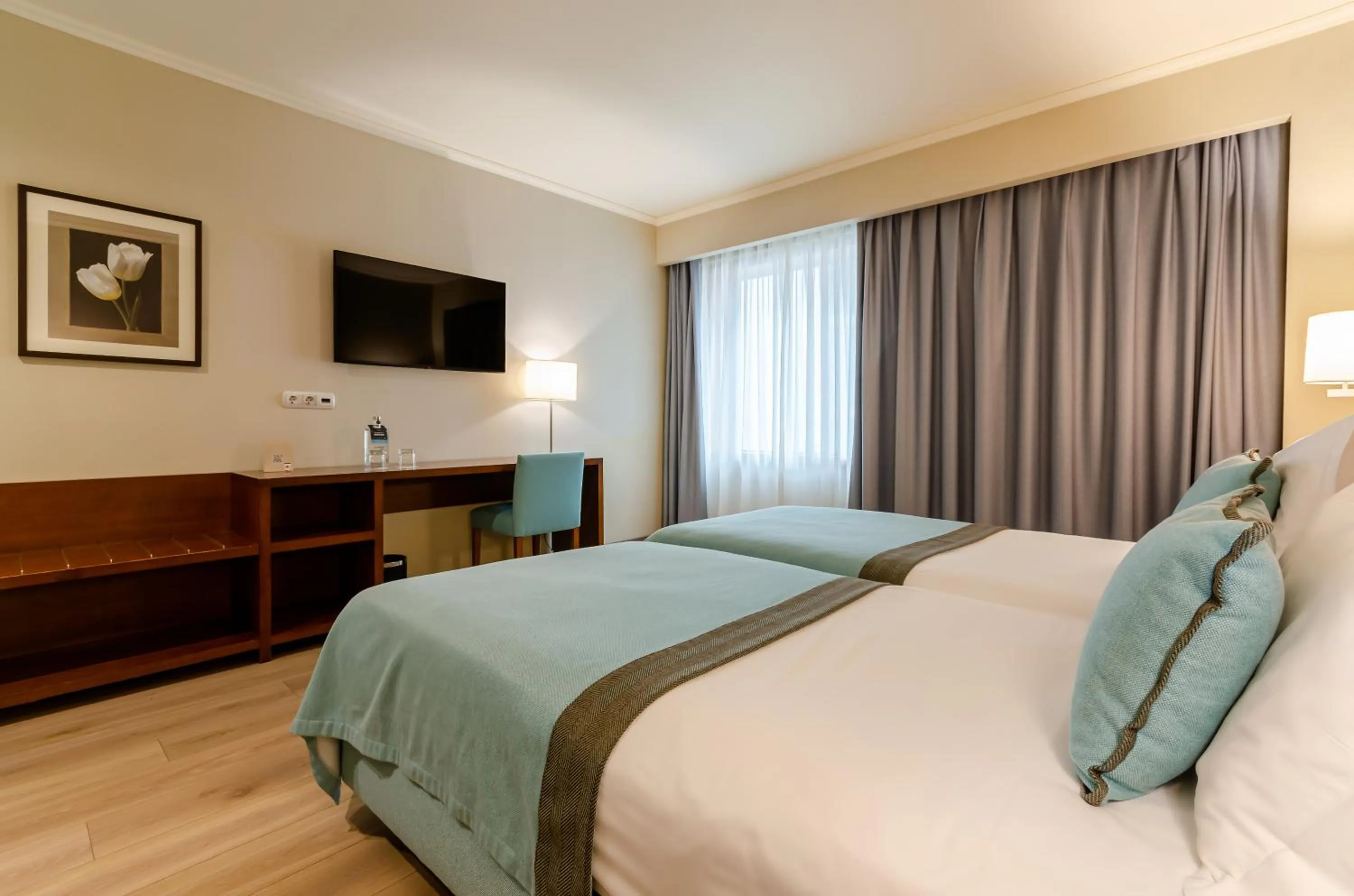 TV and multimedia, Bed in TURIM Europa Hotel