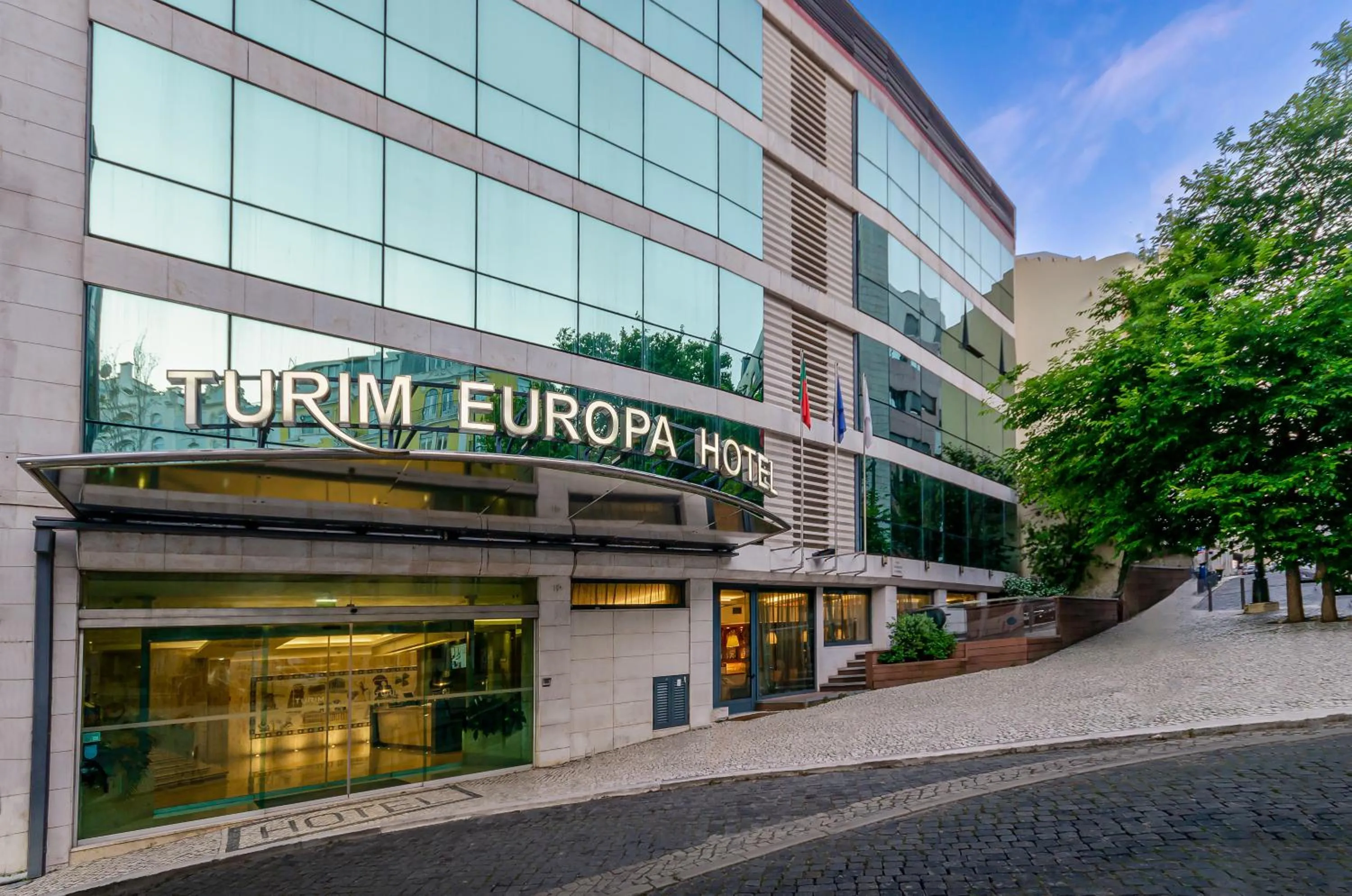 Facade/entrance in TURIM Europa Hotel