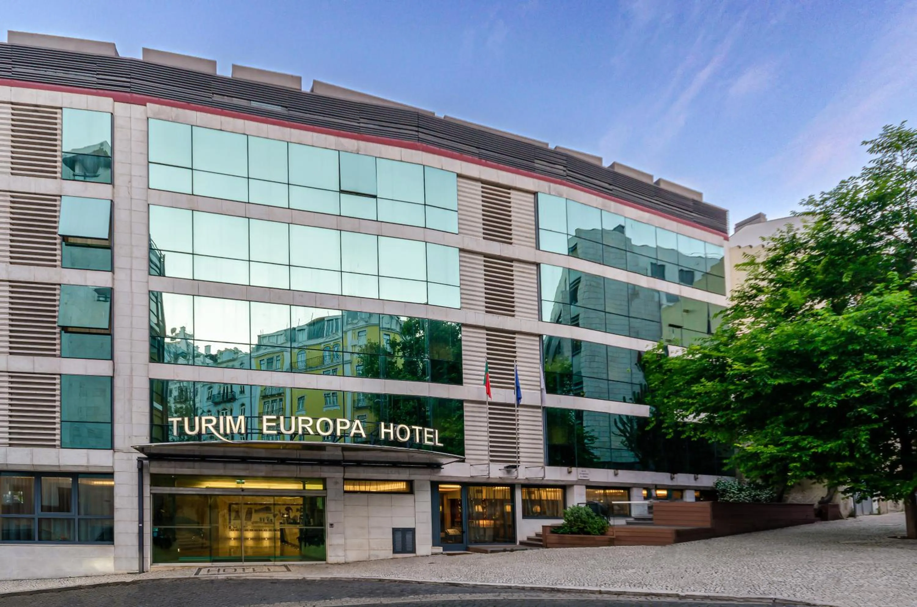 Facade/entrance in TURIM Europa Hotel
