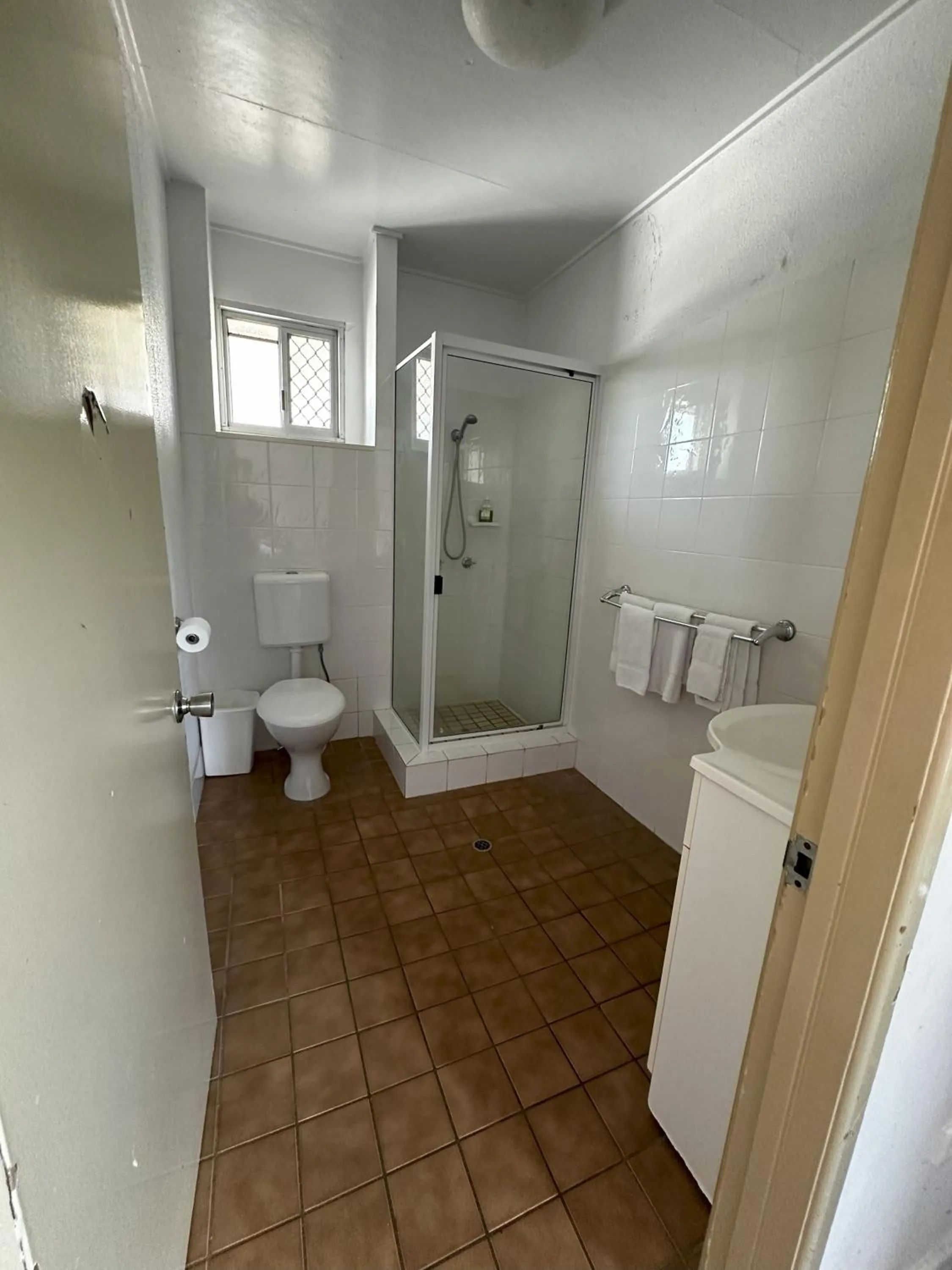 Shower in The Q Motel Rockhampton