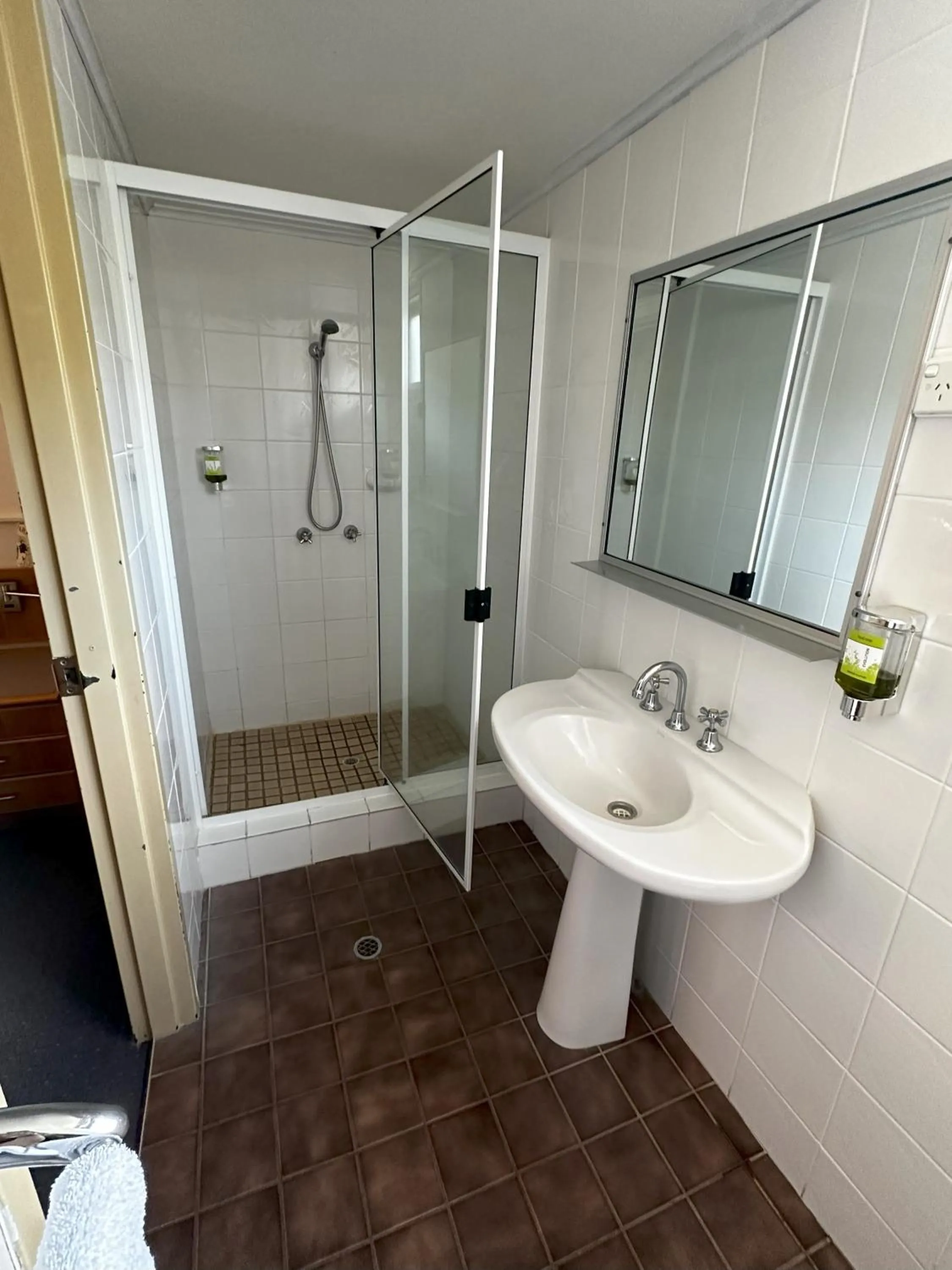 Shower in The Q Motel Rockhampton