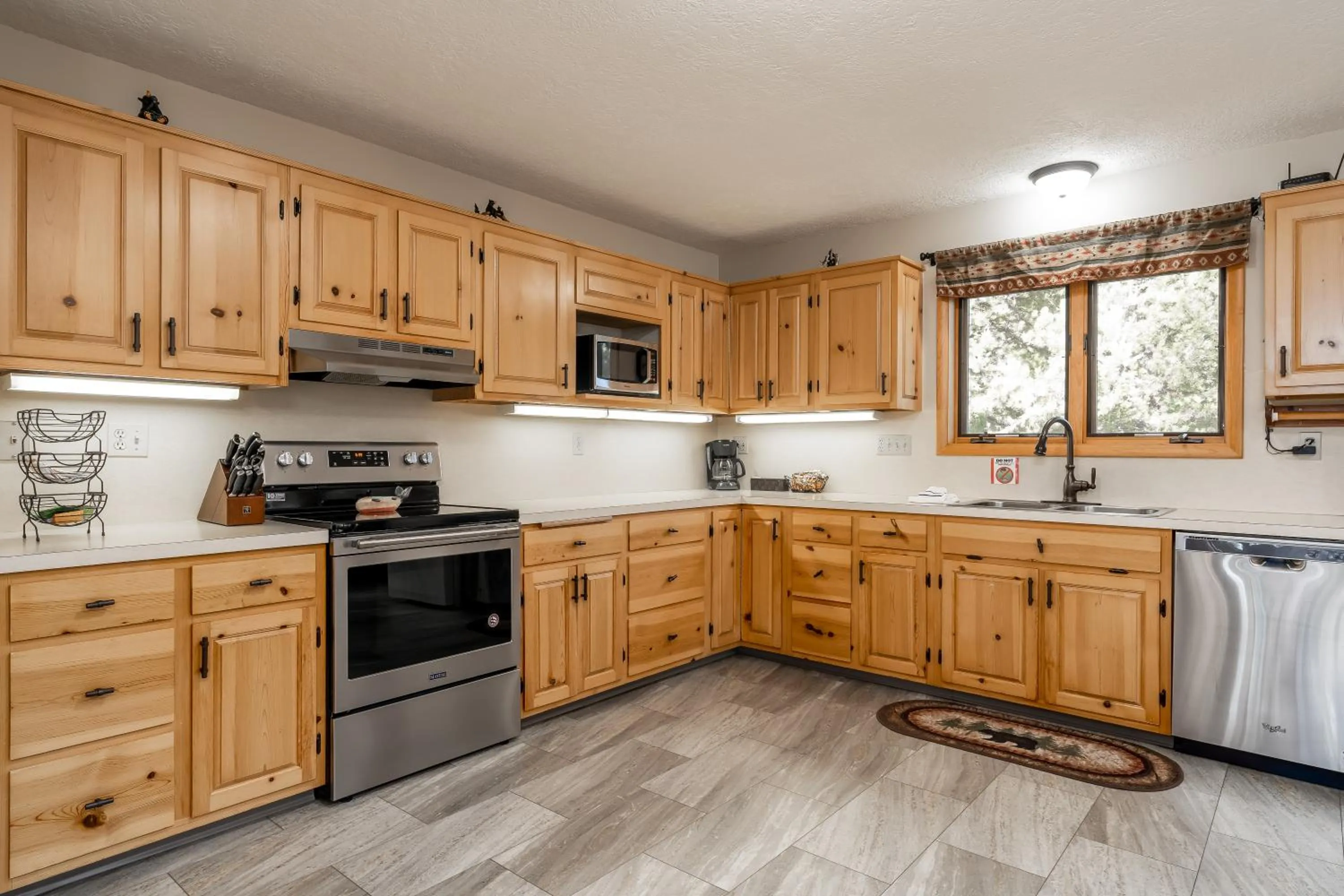 Coffee/tea facilities in Shepherd Family Retreats- Moose