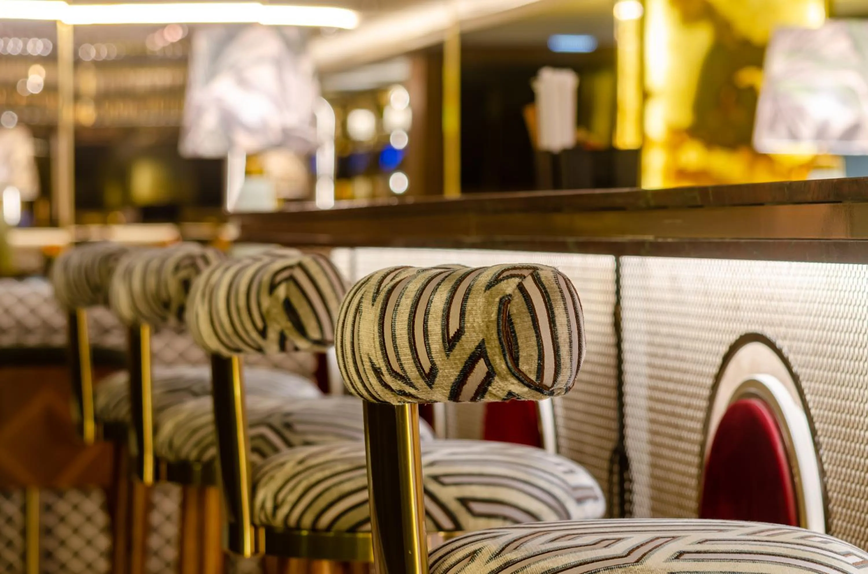 Lounge or bar in TURIM Lisboa Hotel