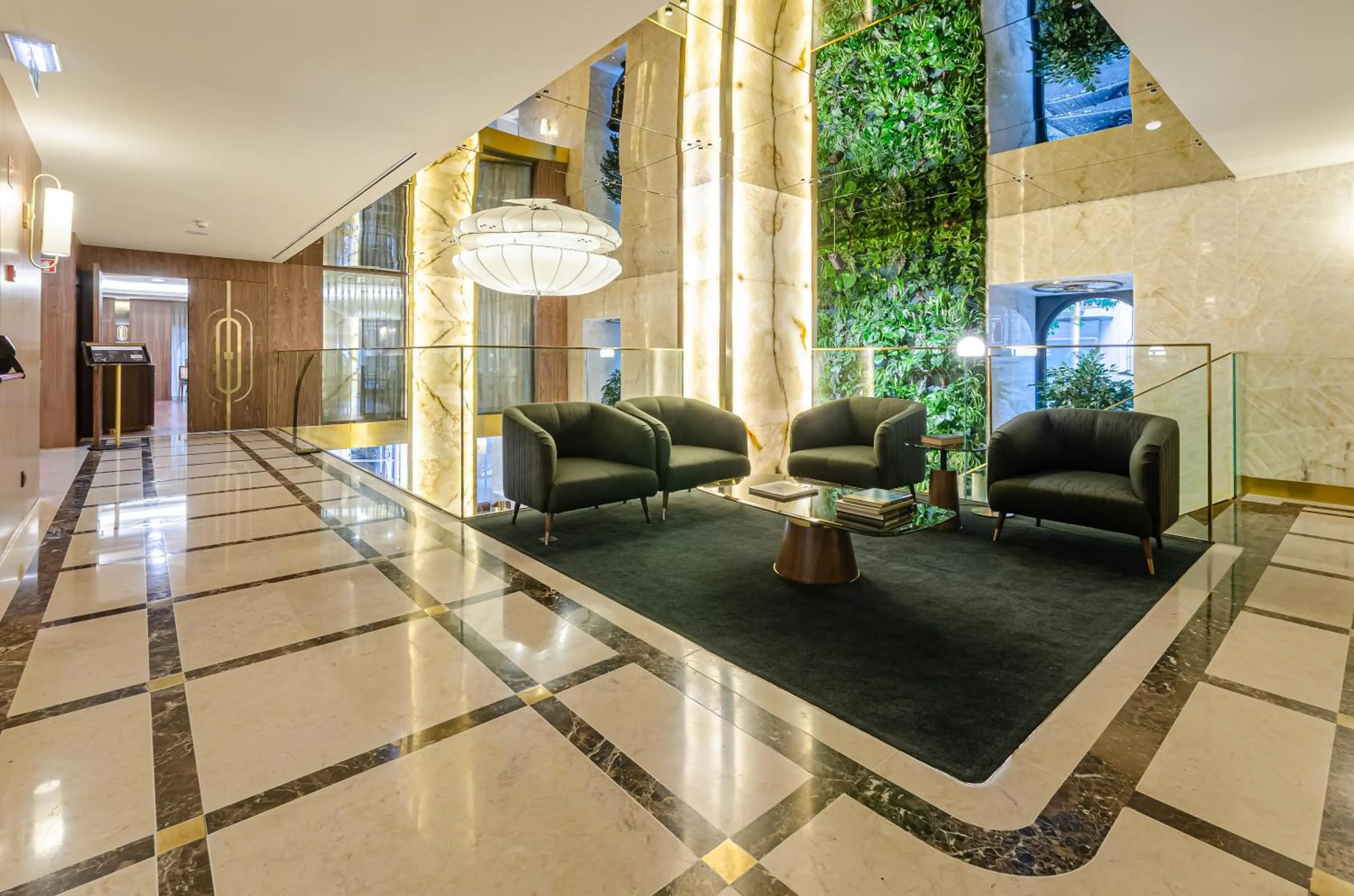 Lobby or reception in TURIM Lisboa Hotel