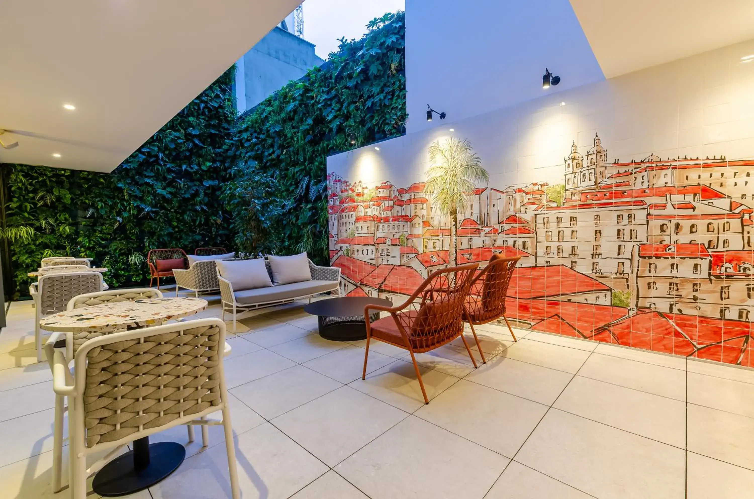 Lounge or bar in TURIM Lisboa Hotel Lounge or bar in TURIM Lisboa Hotel