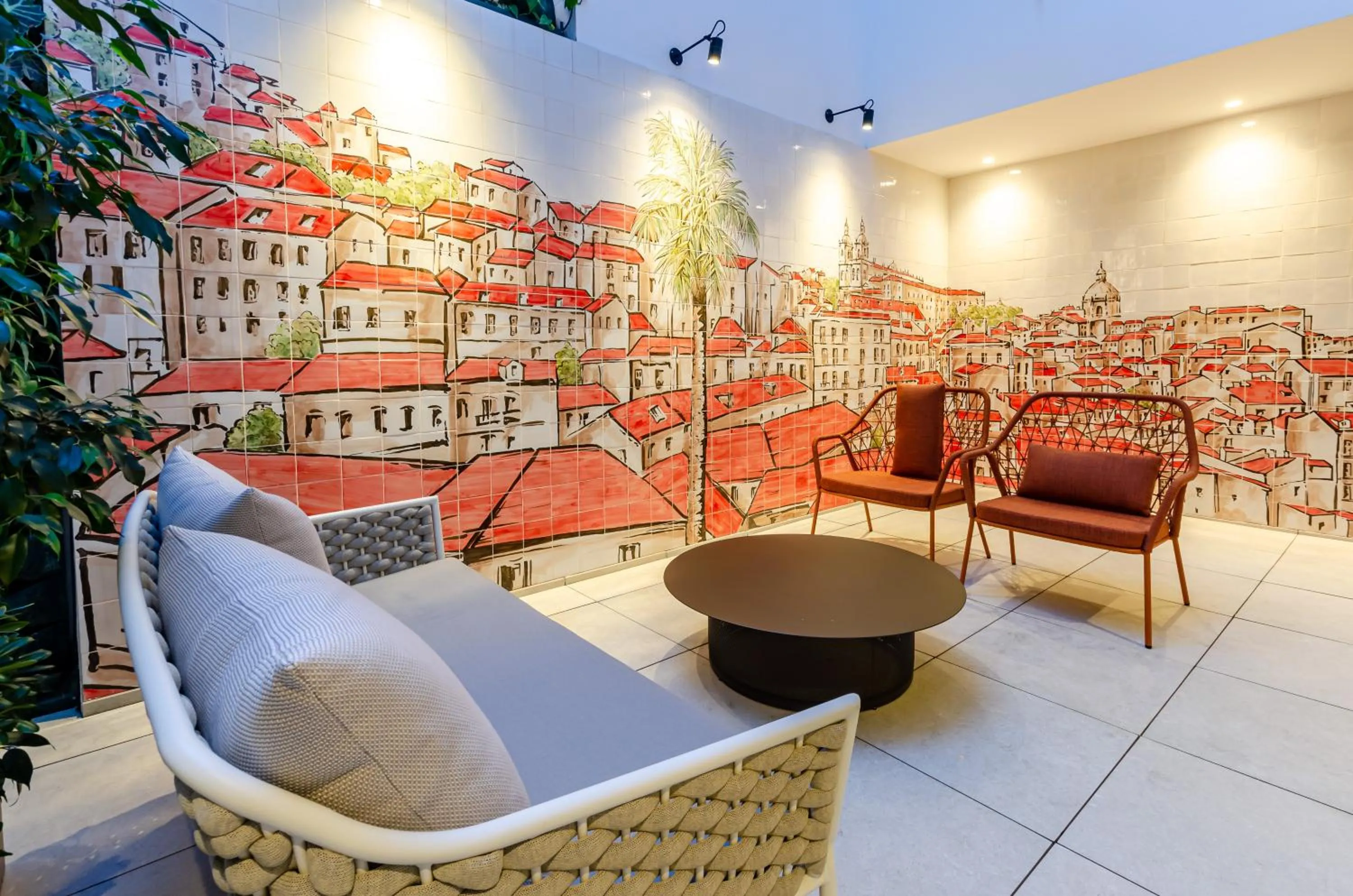 Lounge or bar in TURIM Lisboa Hotel