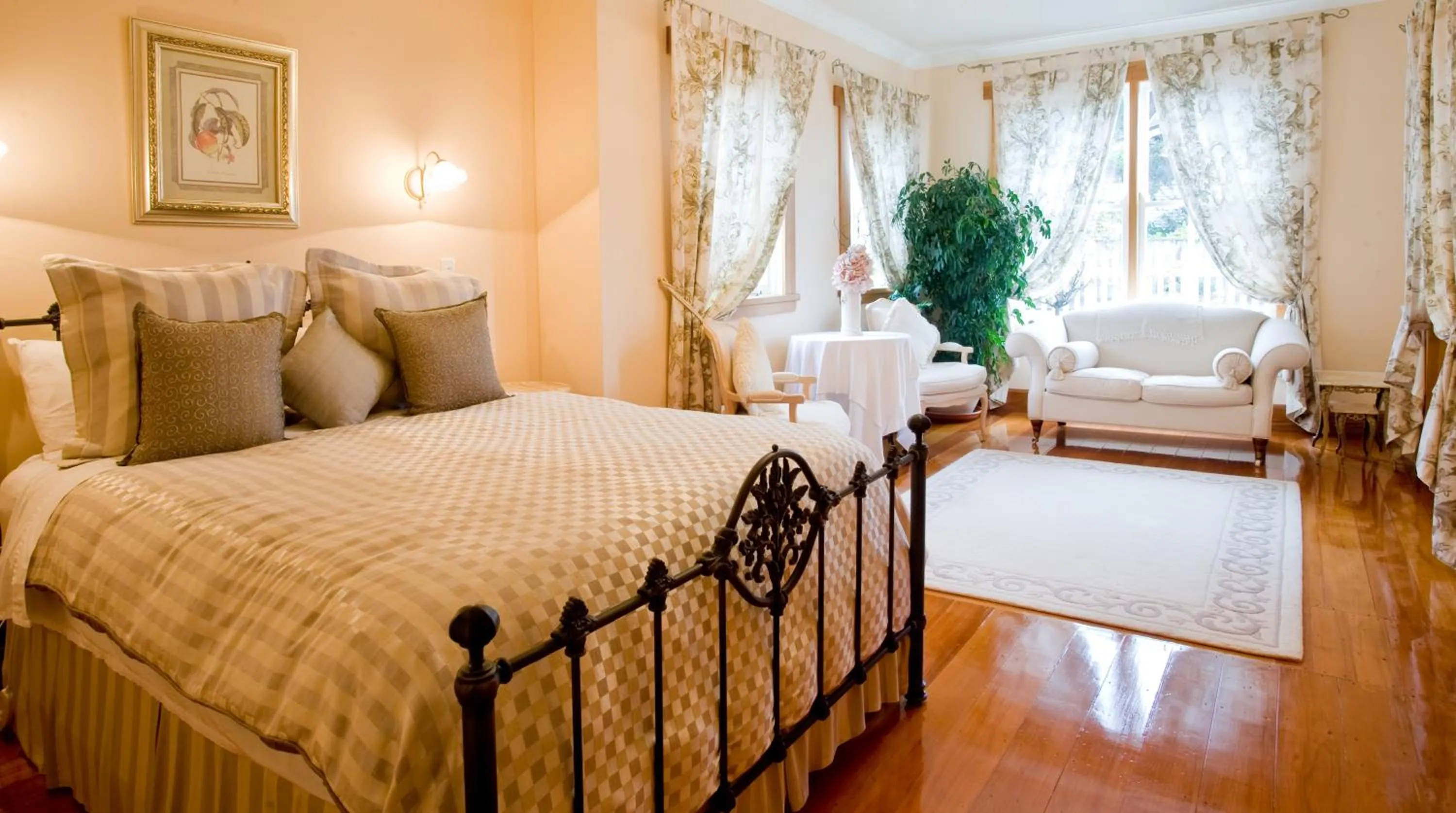 Day in McHardy Lodge