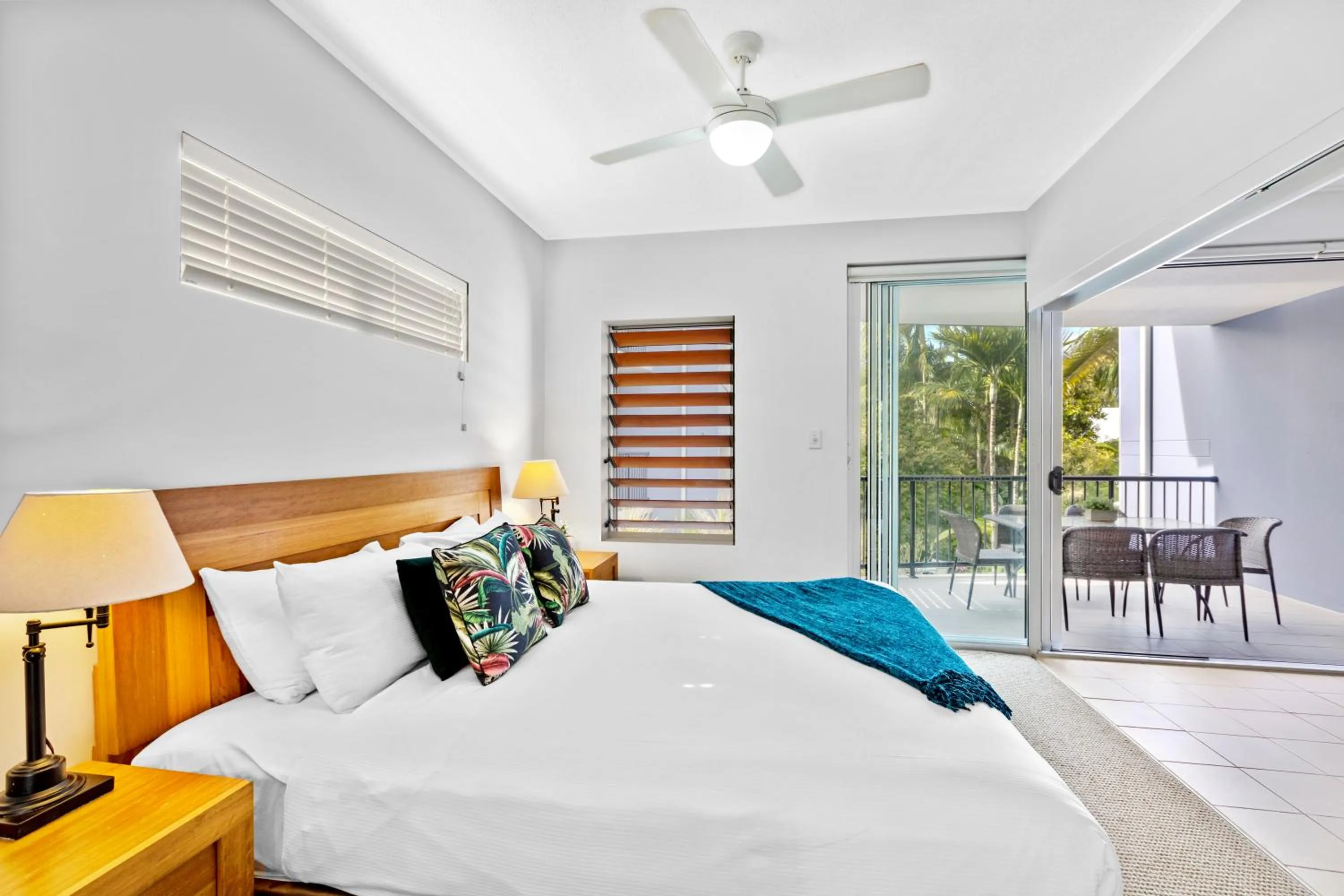 Bedroom, Bed in Verano Resort Noosa