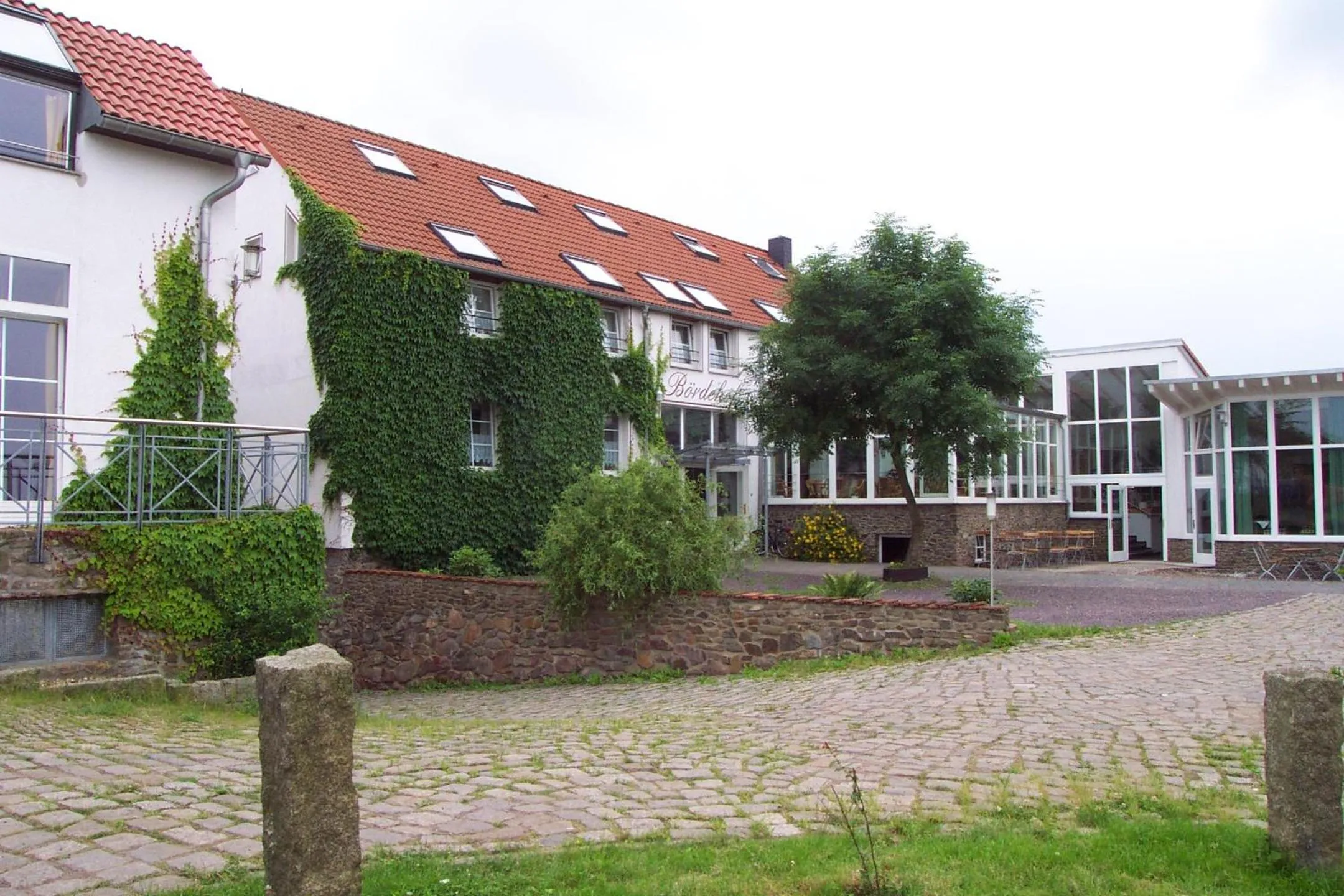 Property building in Hotel Bördehof, direkt an der A2 & A14, Restaurant, Tagung, individuell