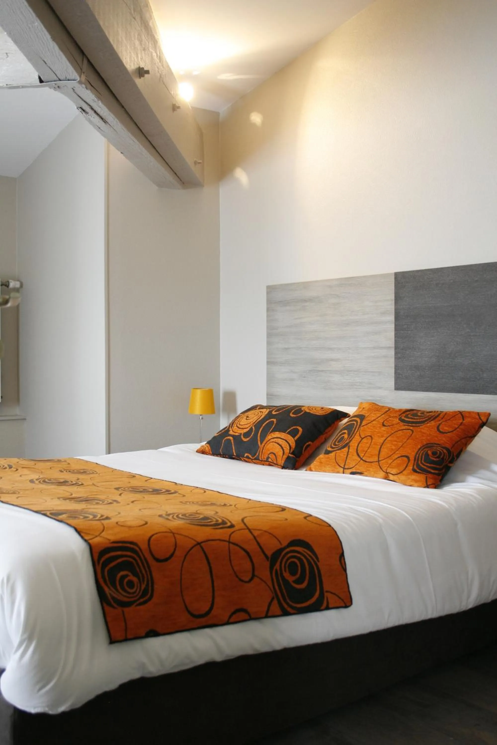 Photo of the whole room, Bed in Logis Hostellerie de l'Abbaye