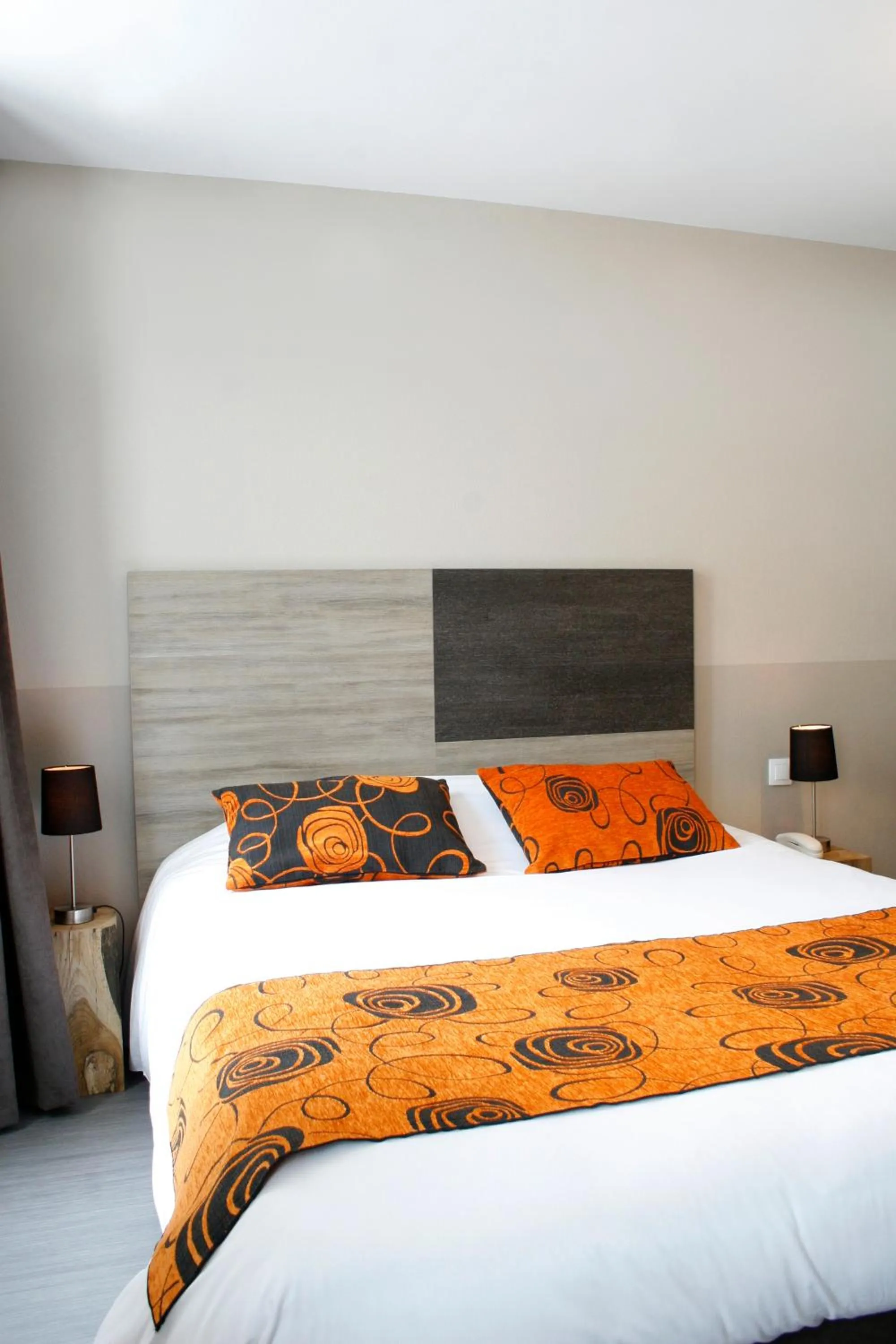 Photo of the whole room, Bed in Logis Hostellerie de l'Abbaye