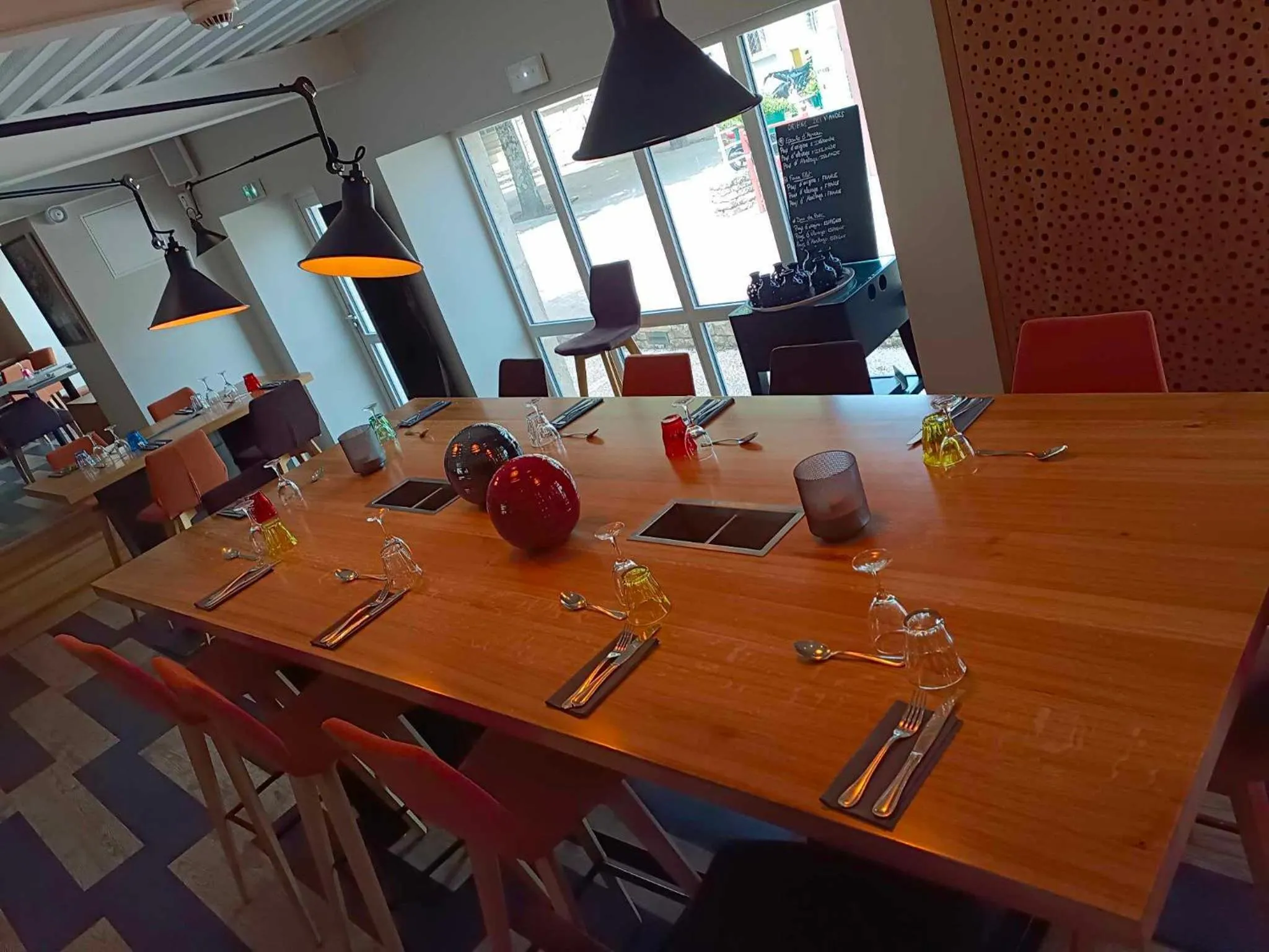 Restaurant/places to eat in Logis Hostellerie de l'Abbaye