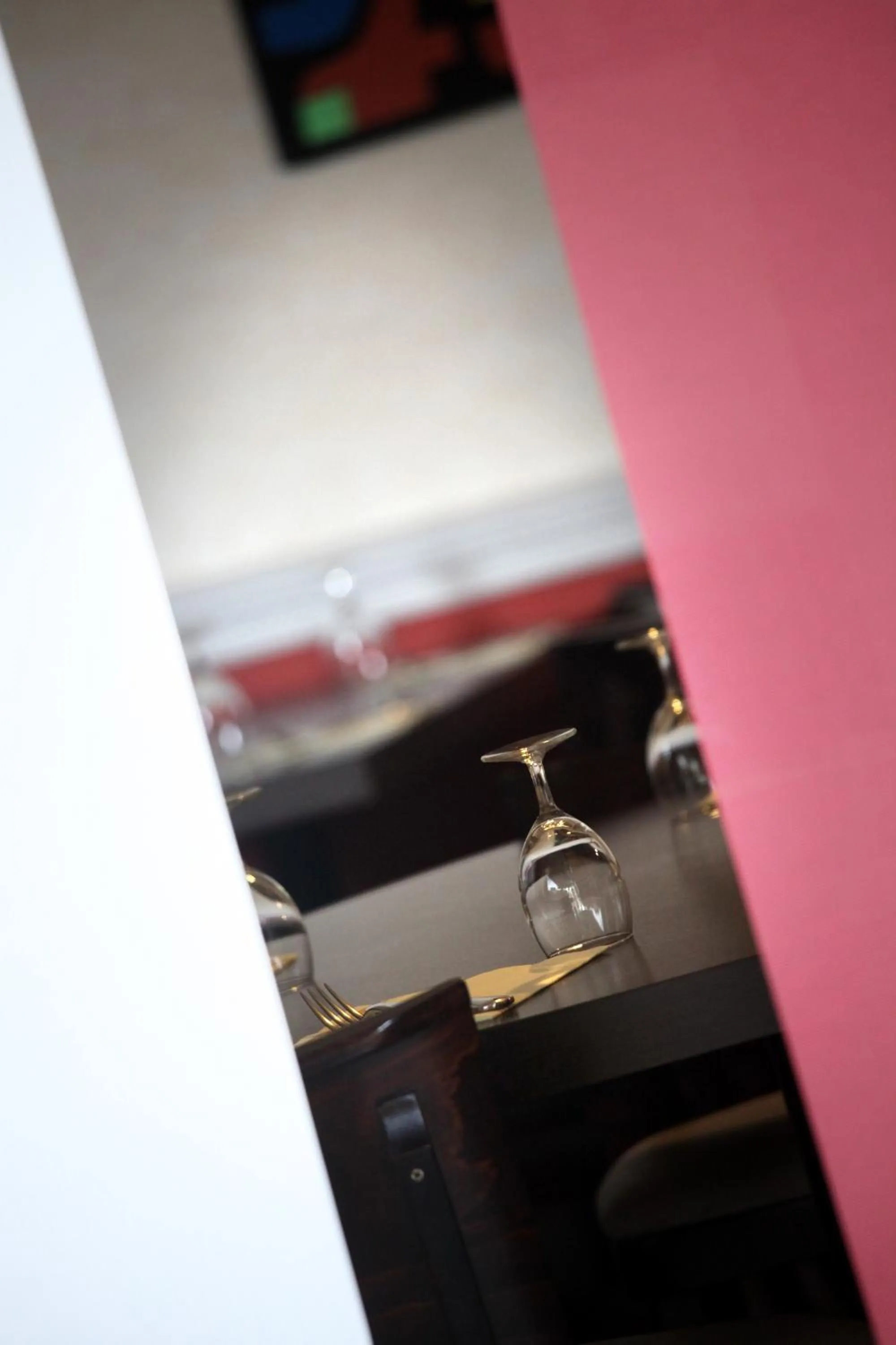 Restaurant/places to eat in Logis Hostellerie de l'Abbaye