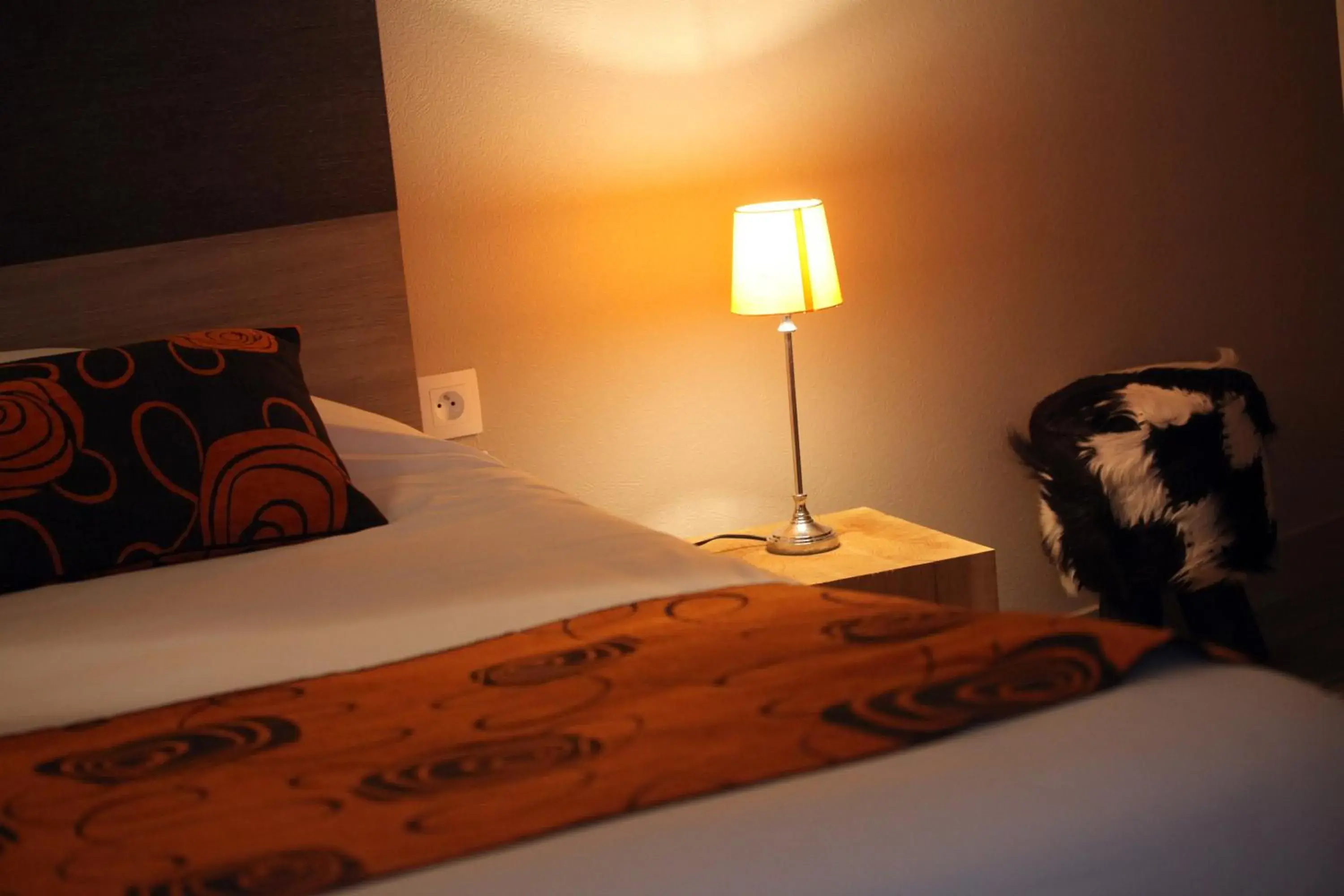 Photo of the whole room, Bed in Logis Hostellerie de l'Abbaye Photo of the whole room, Bed in Logis Hostellerie de l'Abbaye