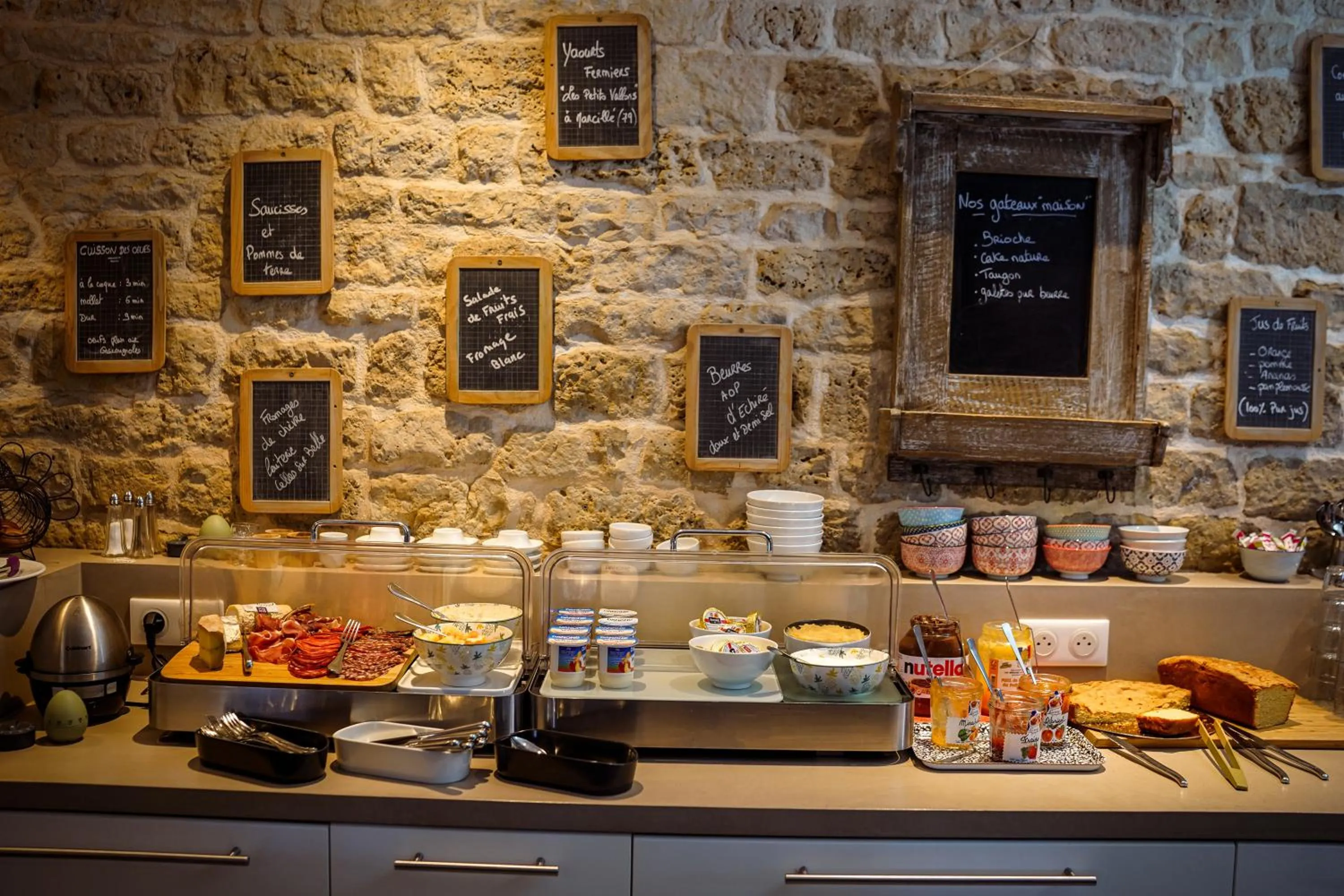 Buffet breakfast in Logis Hostellerie de l'Abbaye