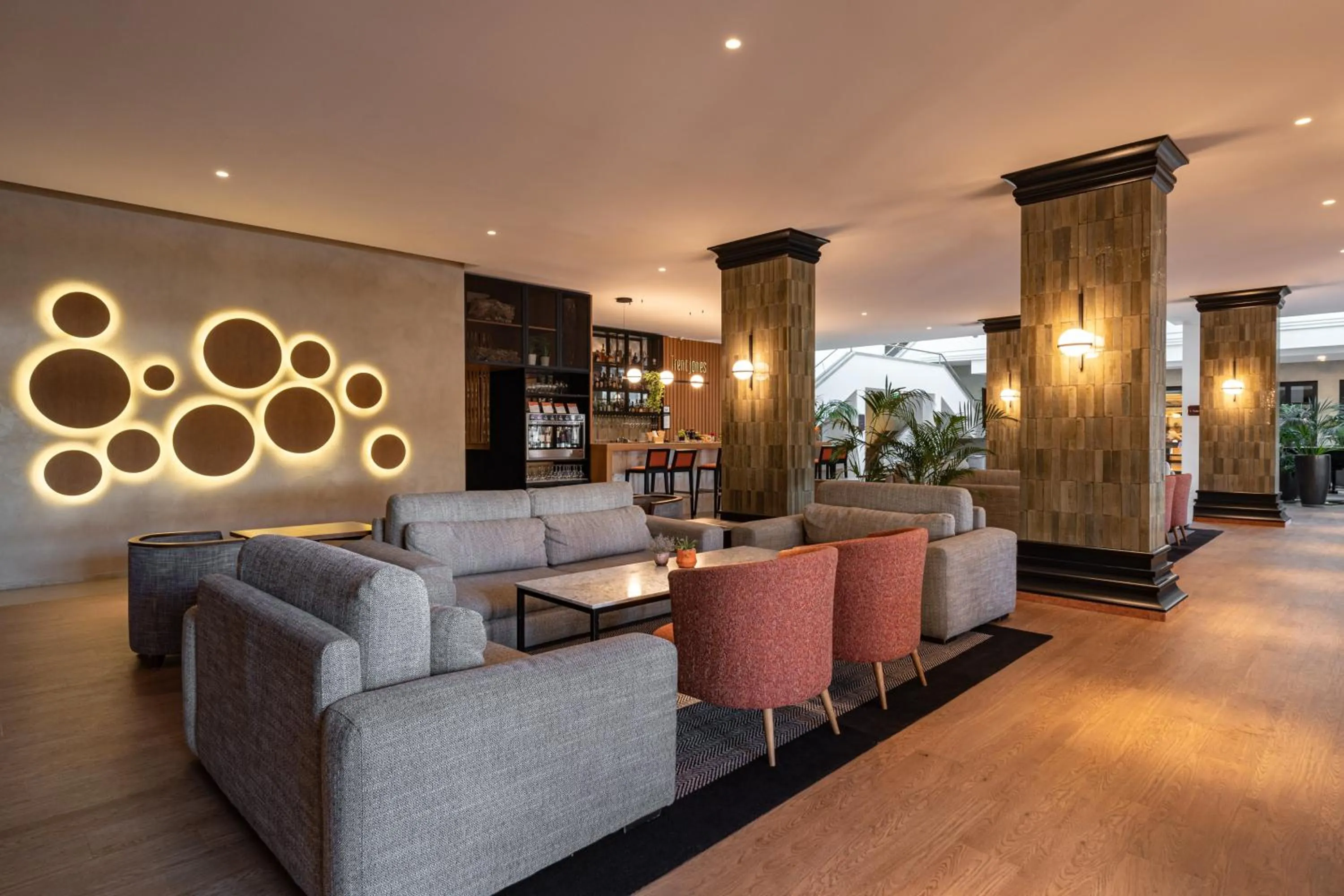 Lounge or bar in Onyria Quinta da Marinha Hotel