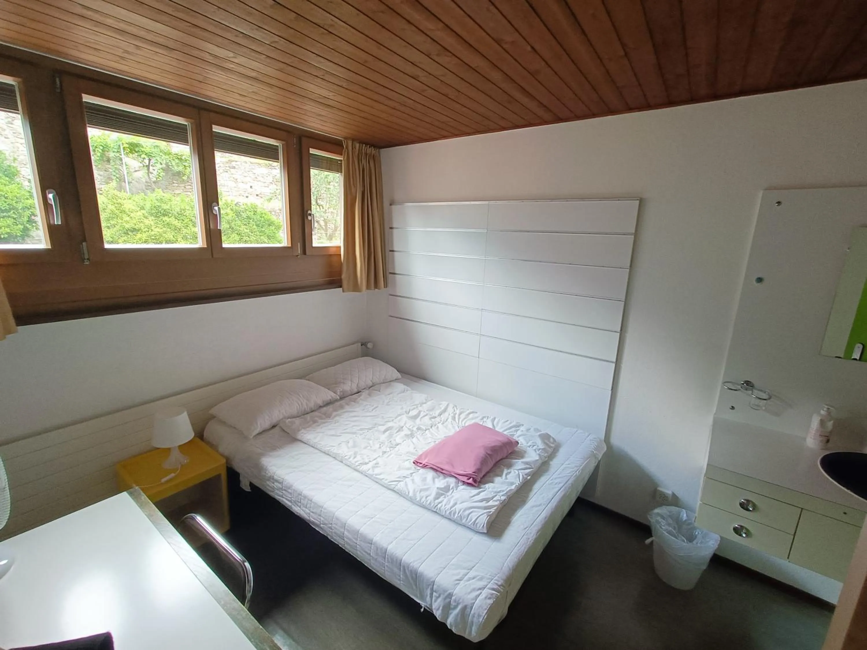 Bedroom, Bed in Ostello Montebello - Bellinzona Youth Hostel