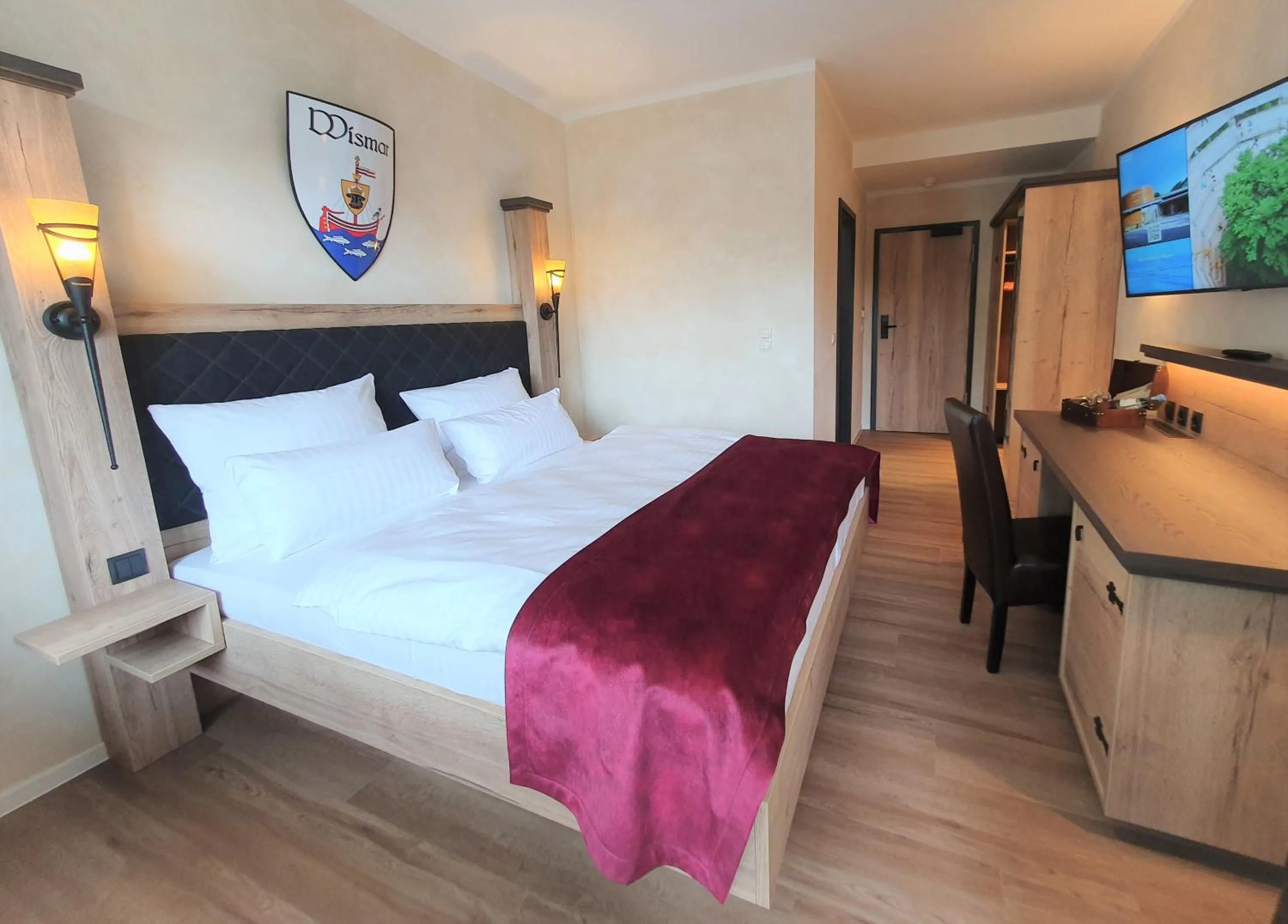 Photo of the whole room, Bed in R&R Hotel Störtebeker