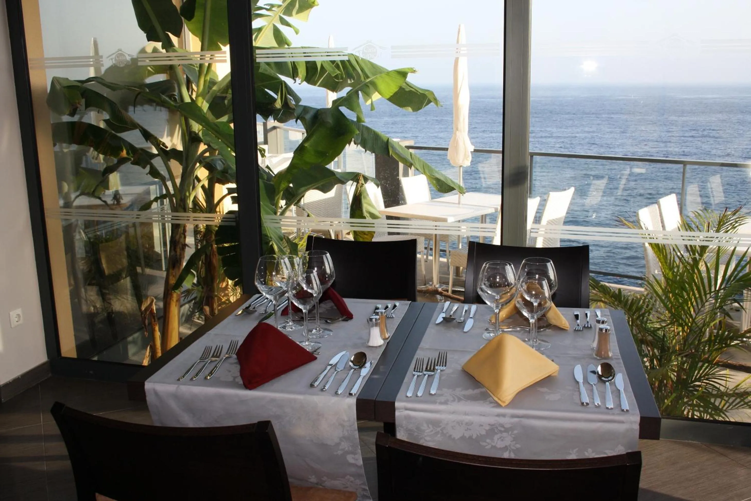 Restaurant/places to eat in Hotel Cais da Oliveira