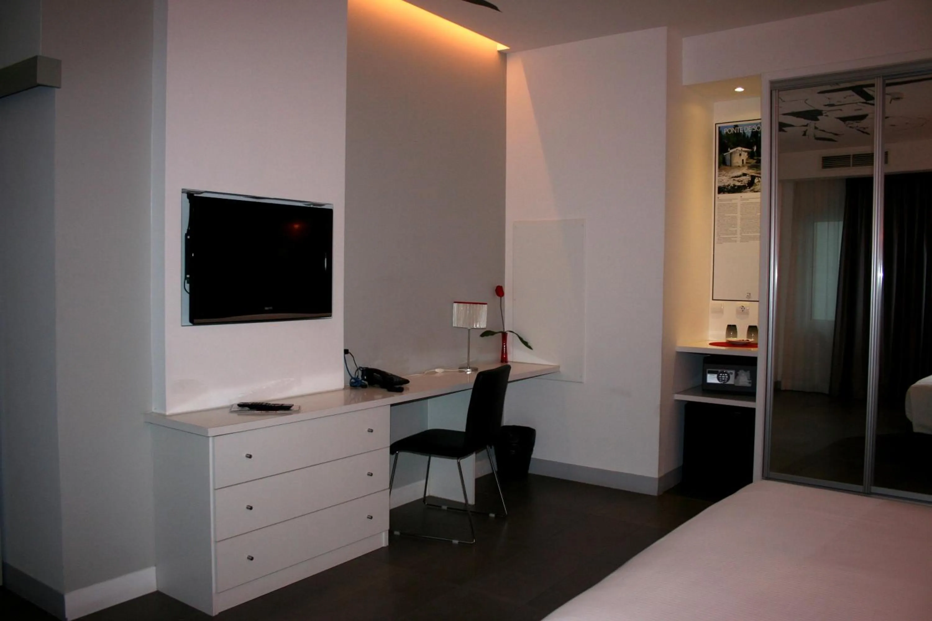 Seating area, Bed in Rossio Hotel