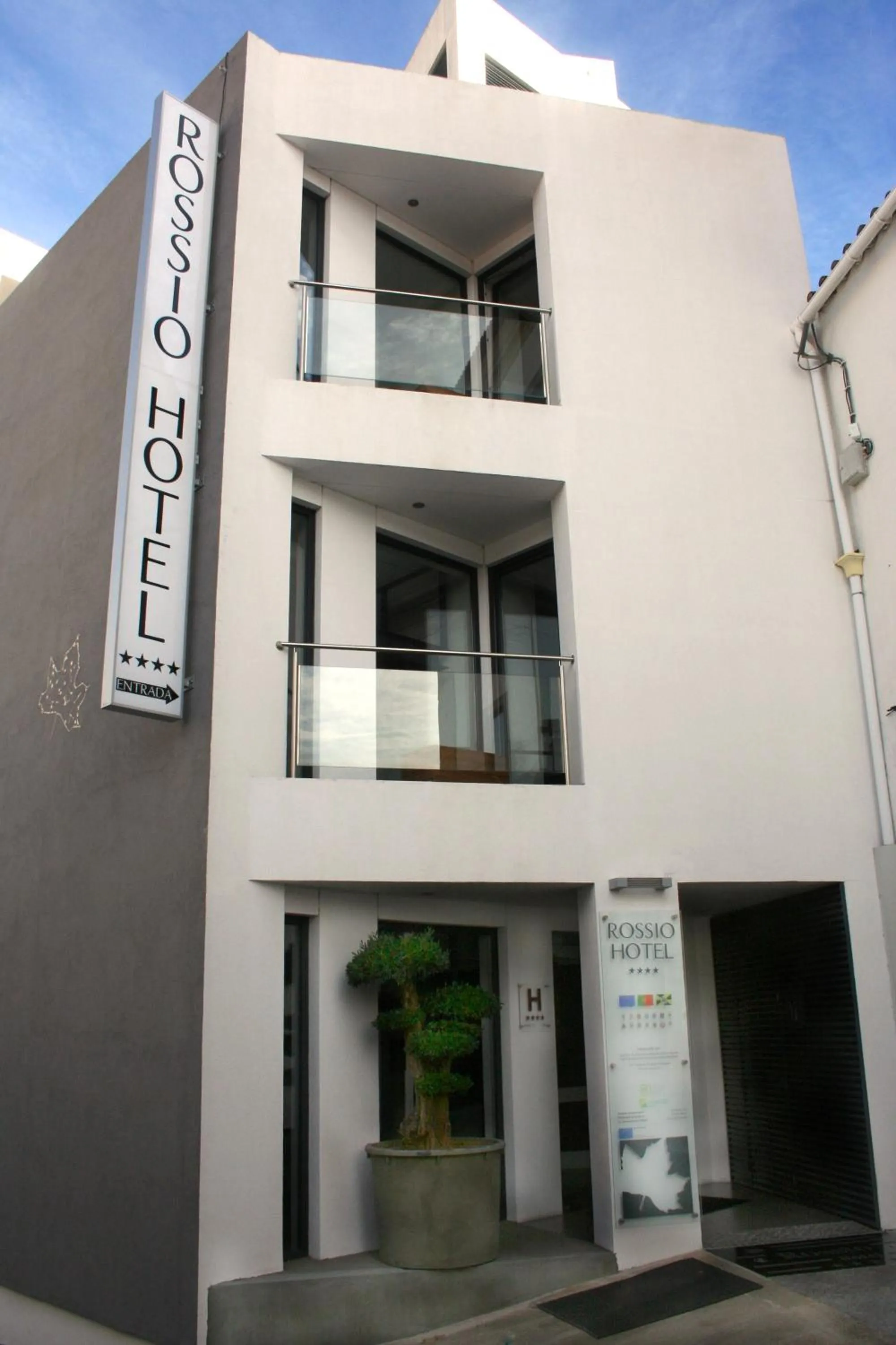 Facade/entrance in Rossio Hotel