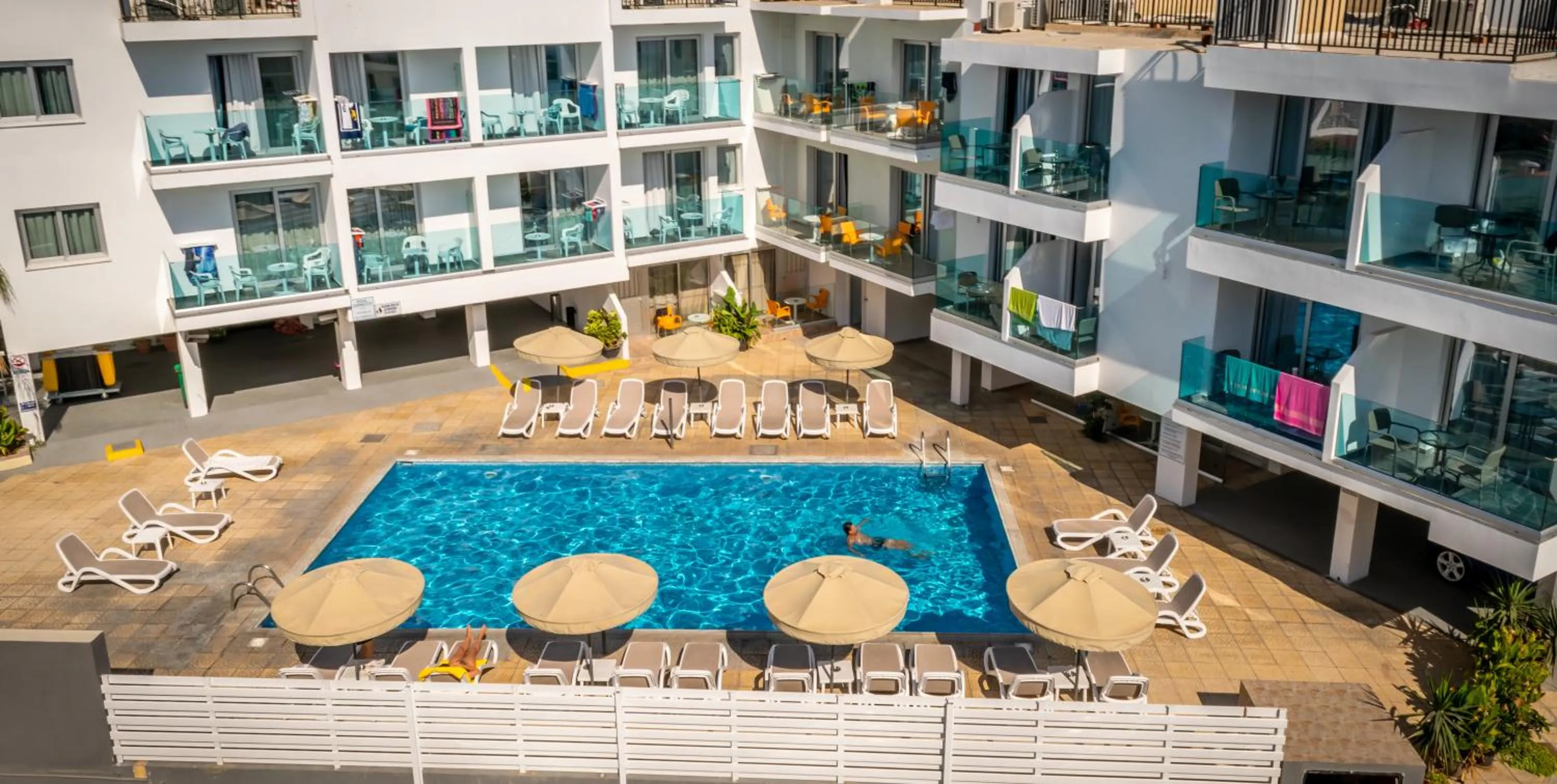 Swimming pool in A Maos Hotel Apartments