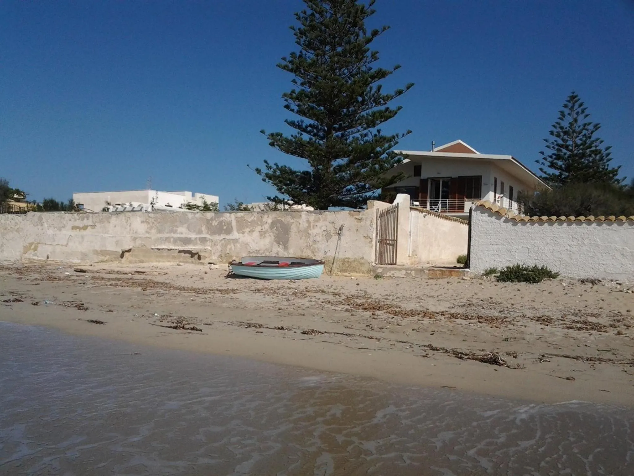 Facade/entrance in SUITEBEACH b&b and resort