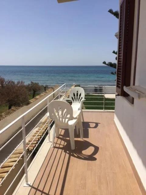 Balcony/Terrace in SUITEBEACH b&b and resort