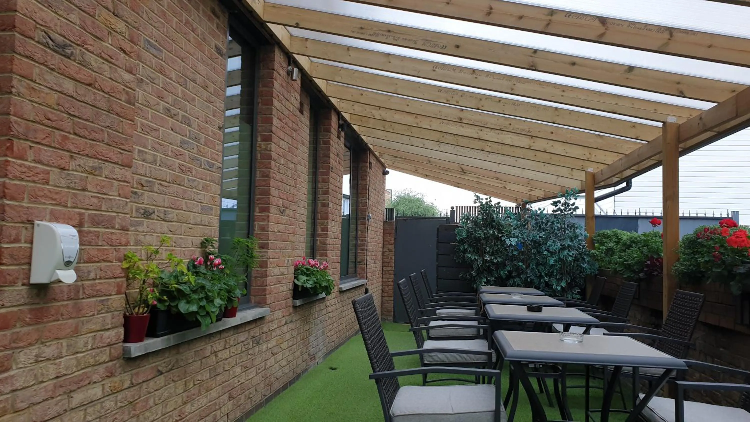 Garden in London City Airport Hotel