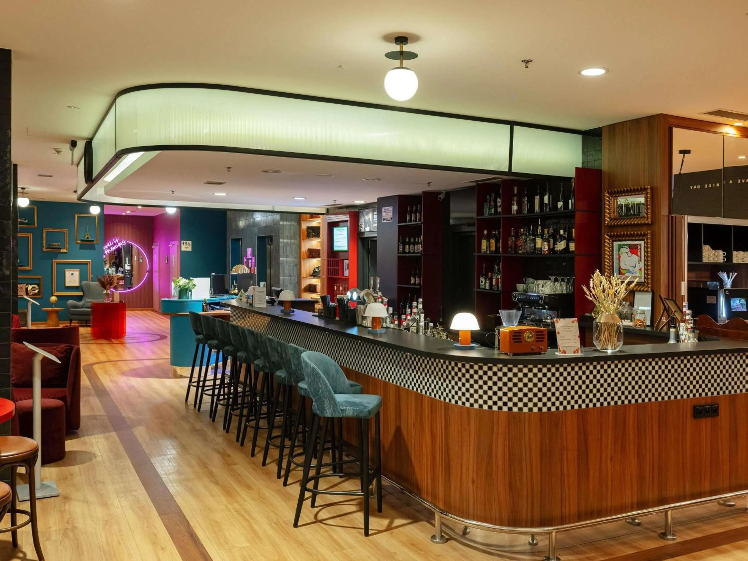 Lounge or bar in ibis Styles Wałbrzych