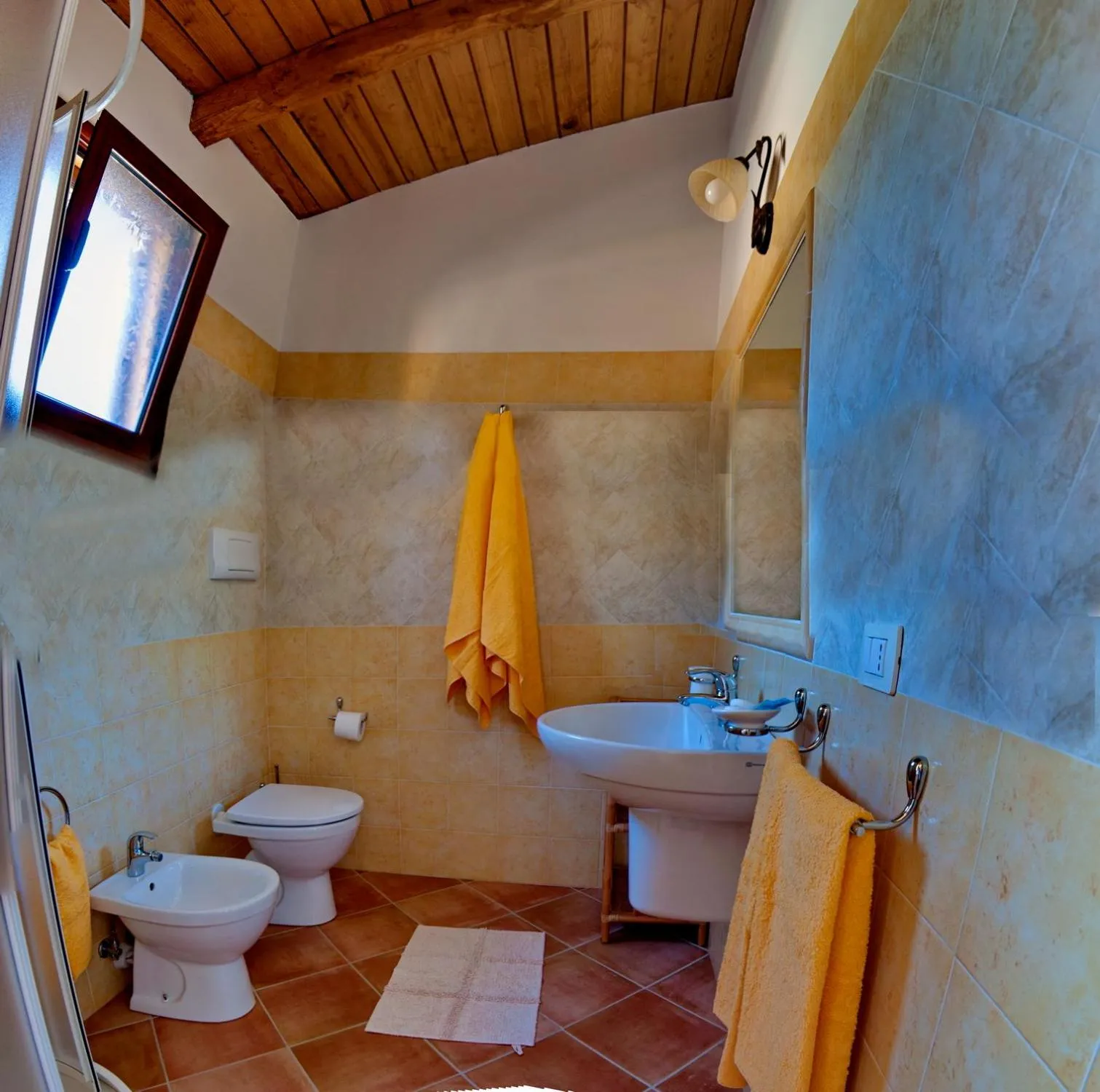Bathroom in Li Teggi Turismo Rurale