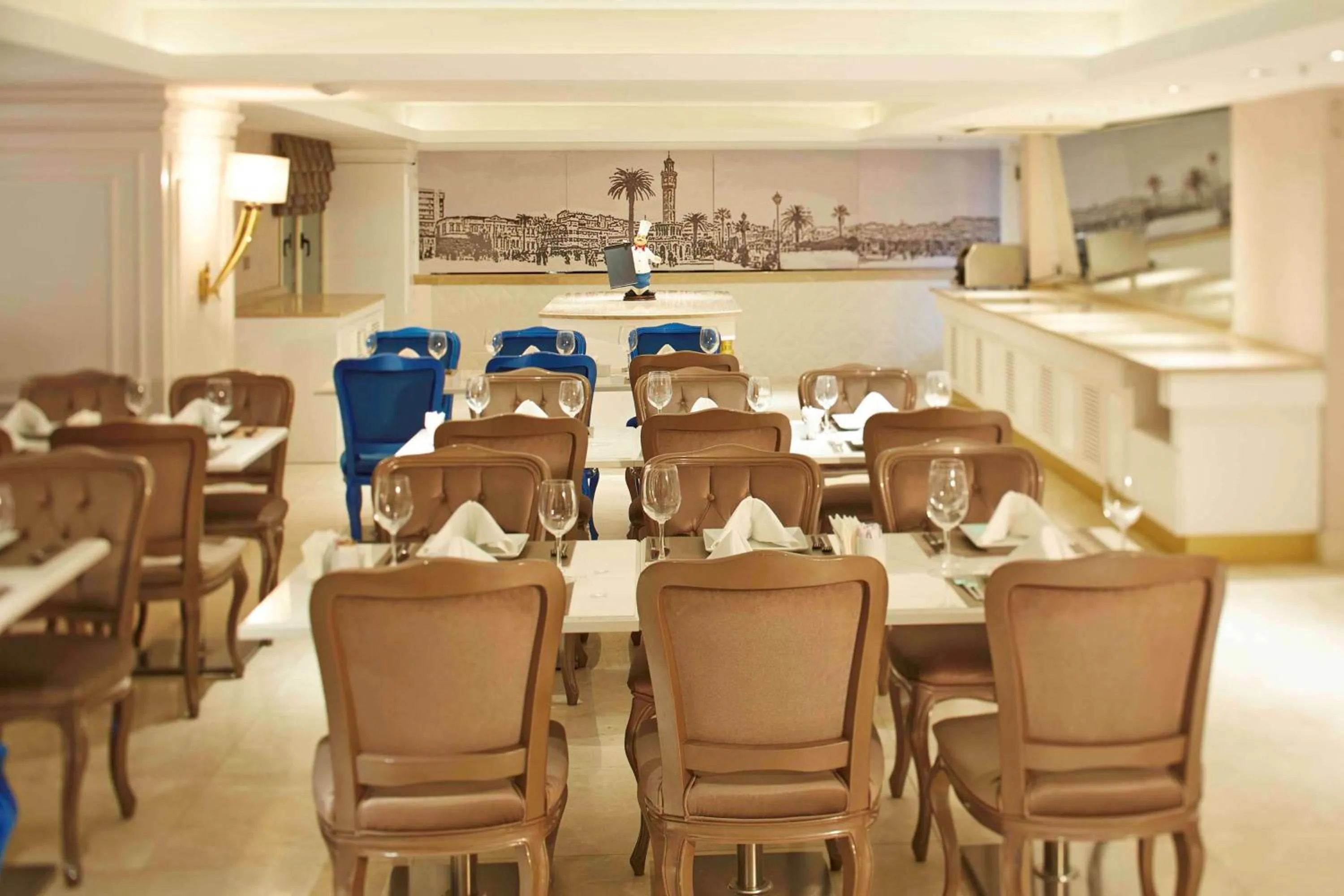 Restaurant/places to eat in DoubleTree by Hilton Izmir - Alsancak