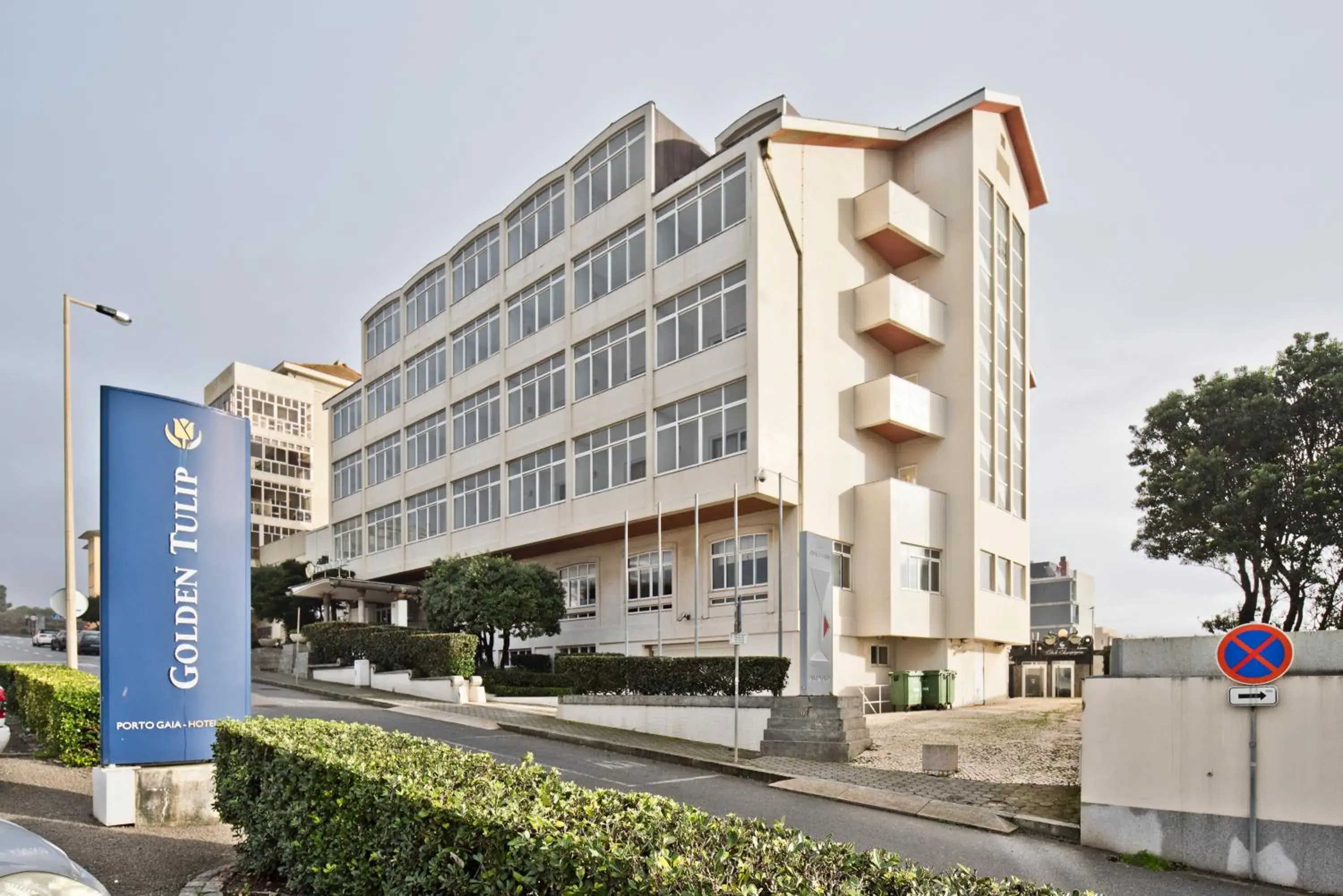 Property building in Golden Tulip Porto Gaia Property building in Golden Tulip Porto Gaia