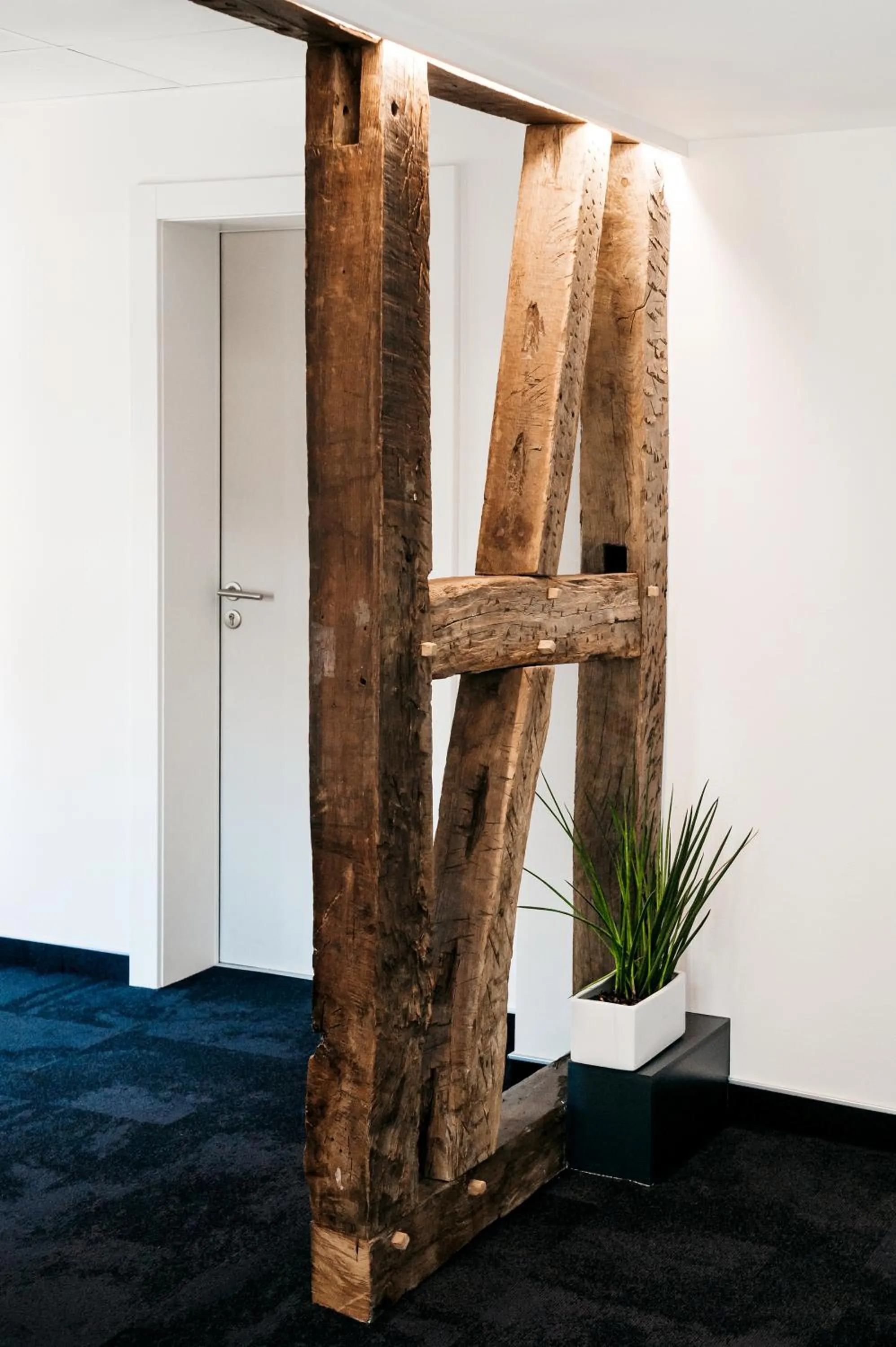 Lobby or reception in Logis Hôtel Restaurant Au Lion Rouge