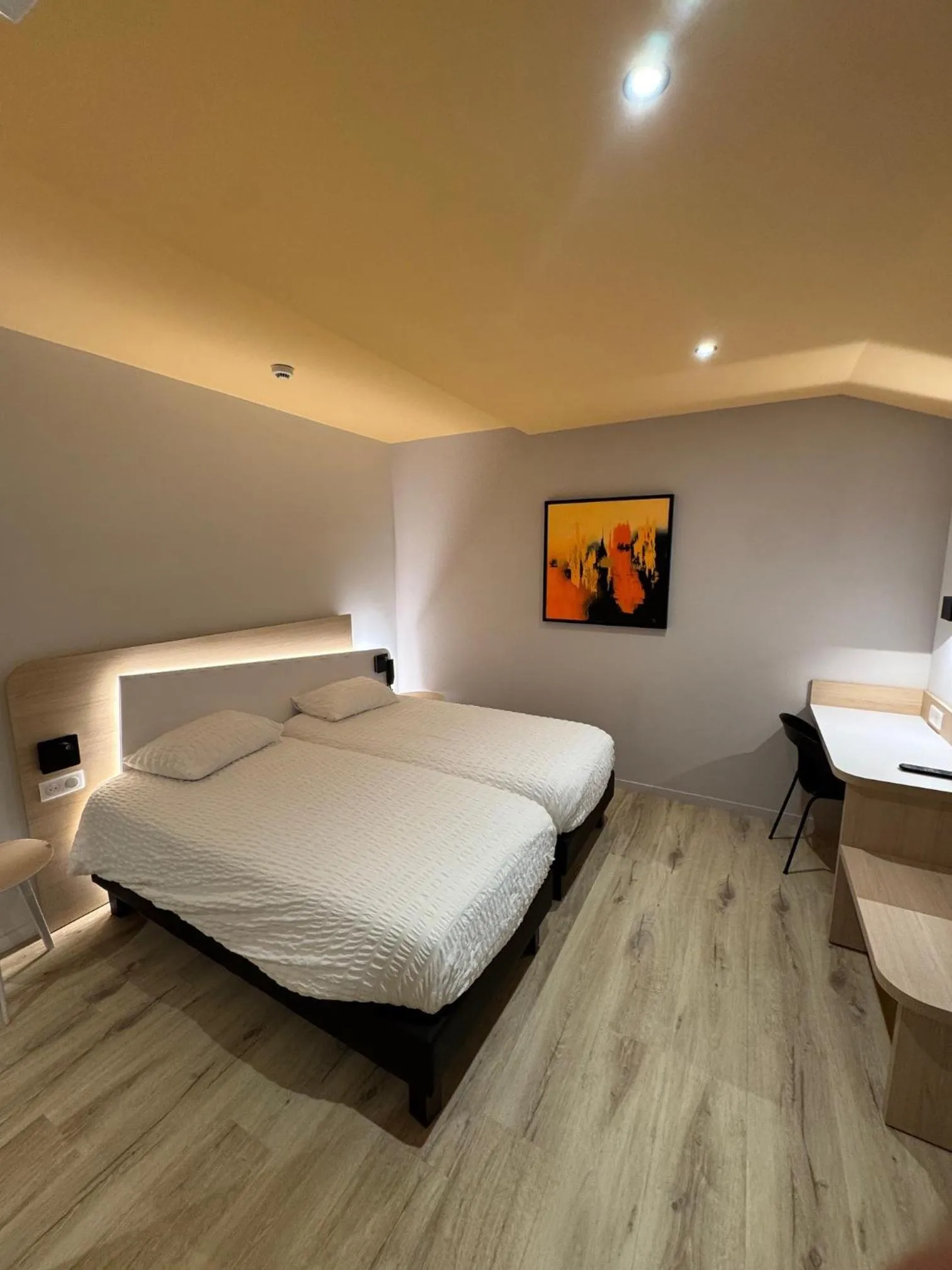 Bedroom, Bed in Logis Hôtel Restaurant Au Lion Rouge