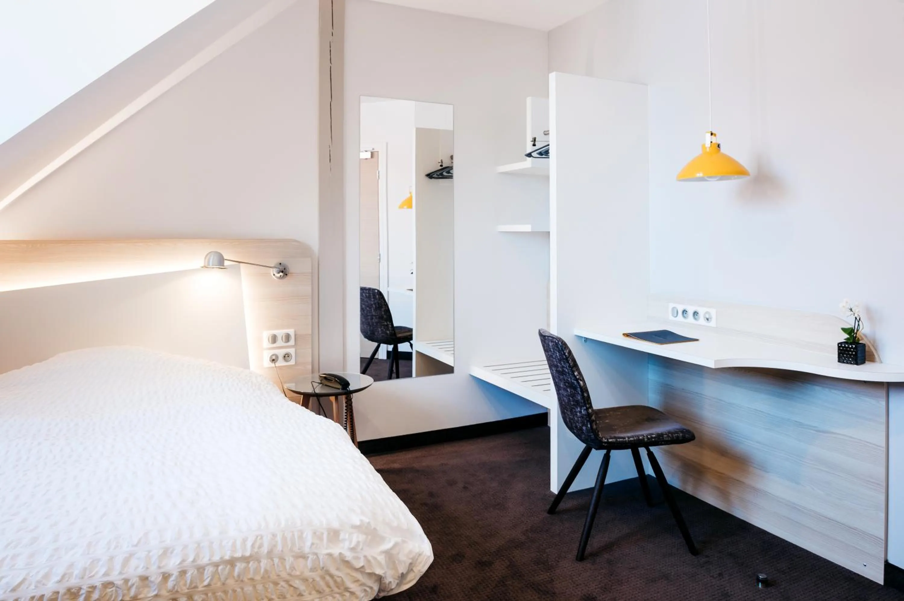 Photo of the whole room, Bed in Logis Hôtel Restaurant Au Lion Rouge