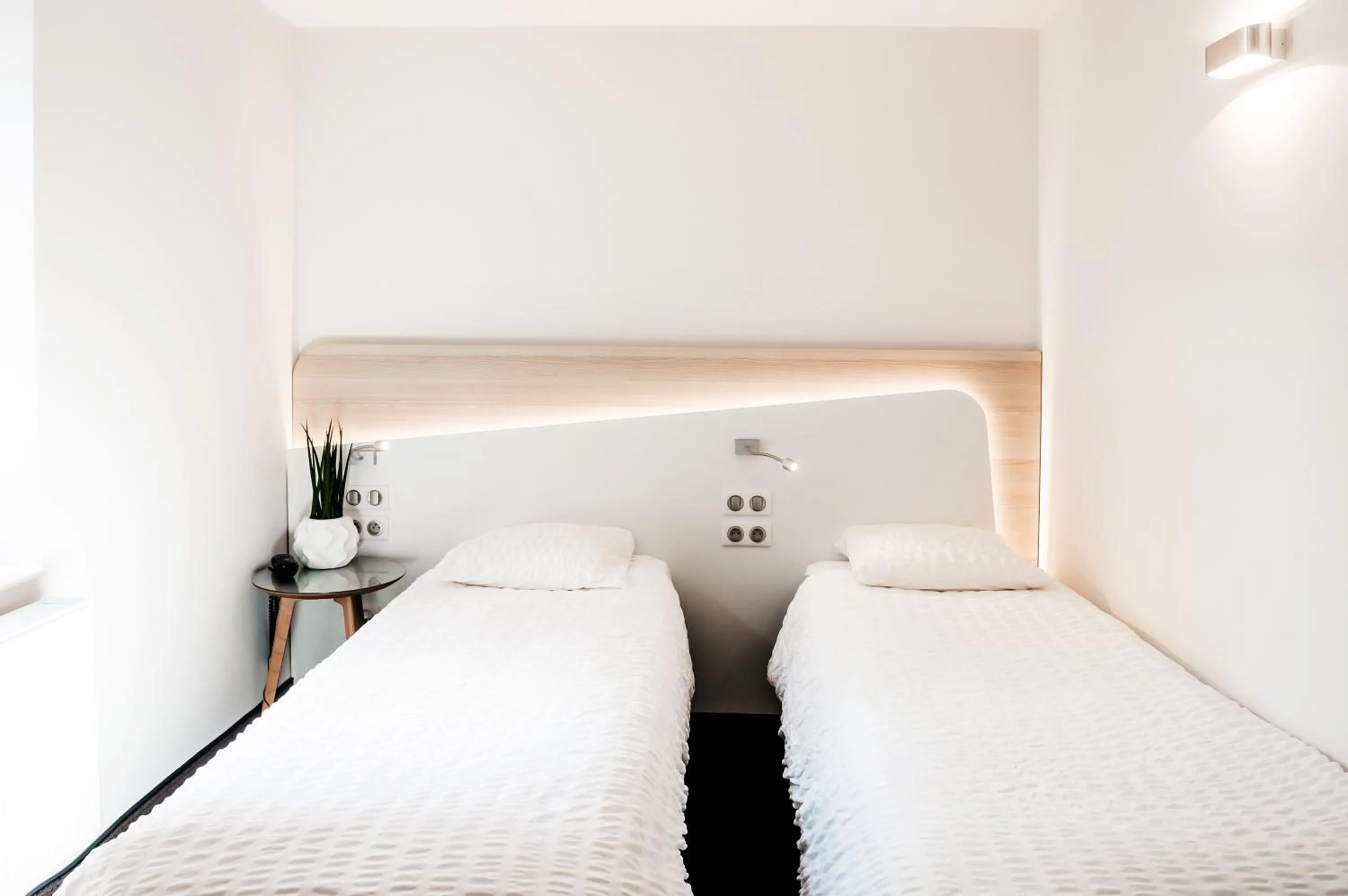 Bedroom, Bed in Logis Hôtel Restaurant Au Lion Rouge