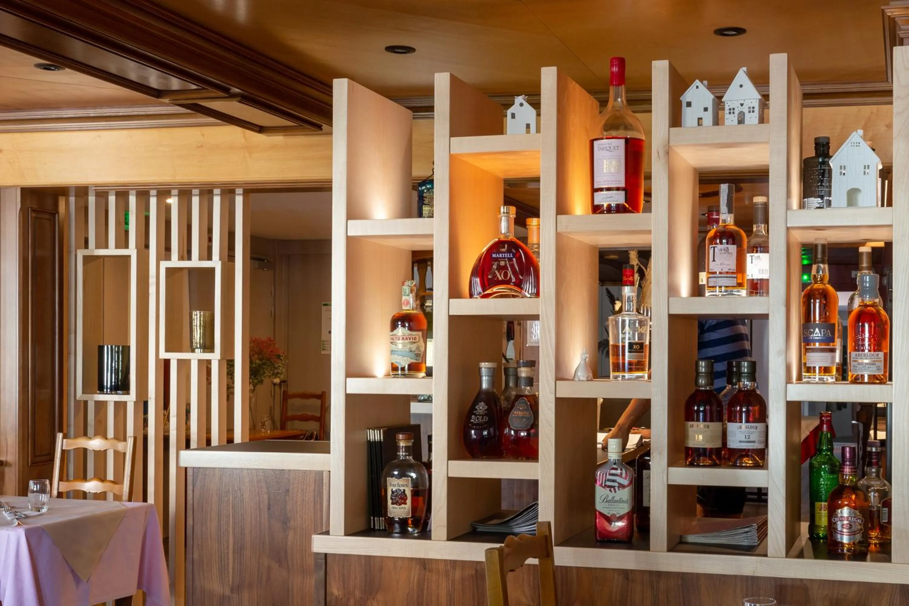 Restaurant/places to eat in Logis Hôtel Restaurant Au Lion Rouge