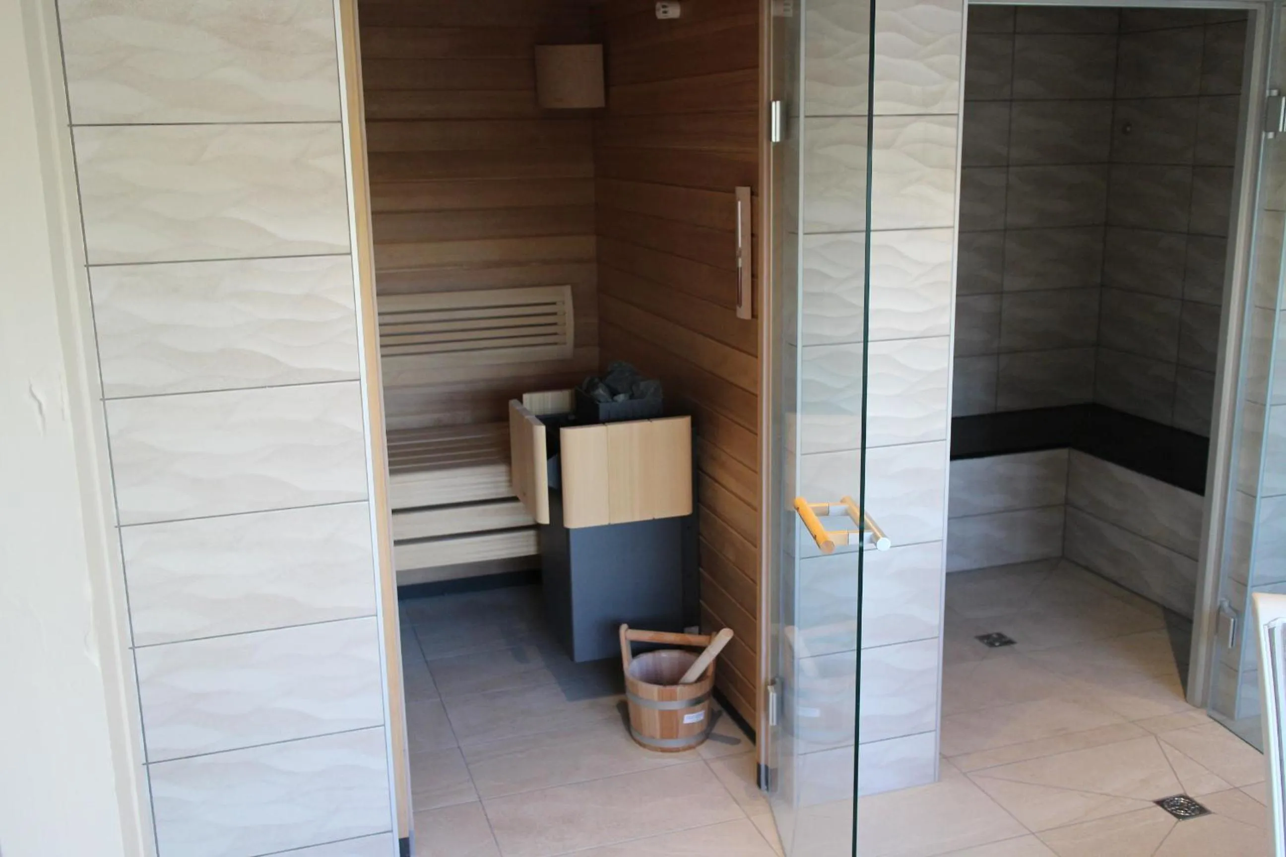 Sauna in Logis Hôtel Restaurant Au Lion Rouge