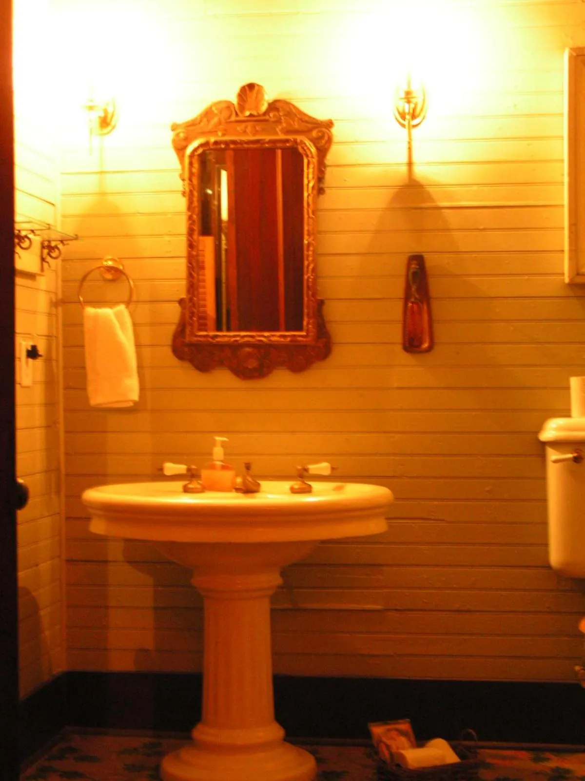 Bathroom in Carleton House Bed and Breakfast